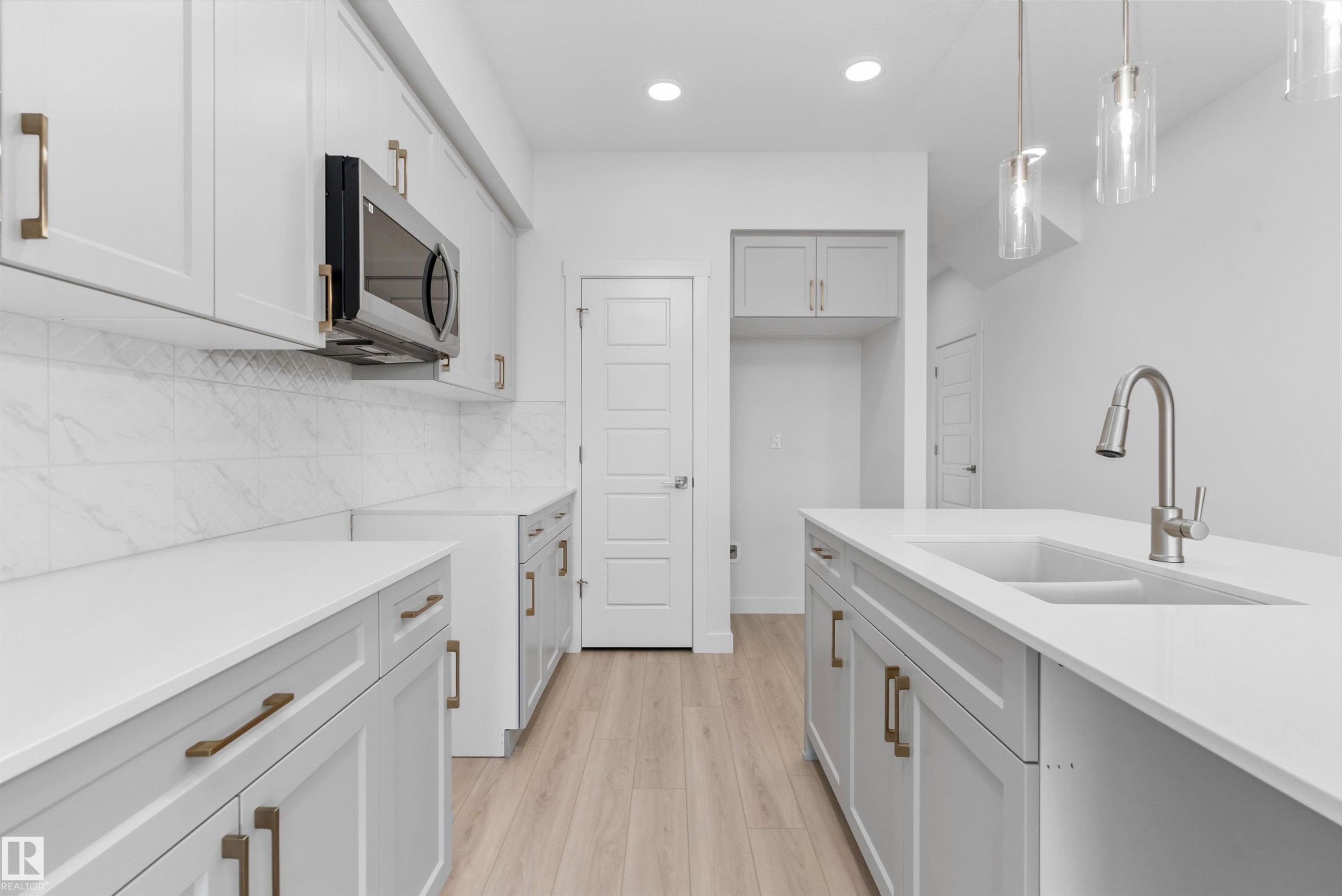18717 18A Avenue Nw, Edmonton, AB - Indoor Photo Showing Kitchen With Double Sink