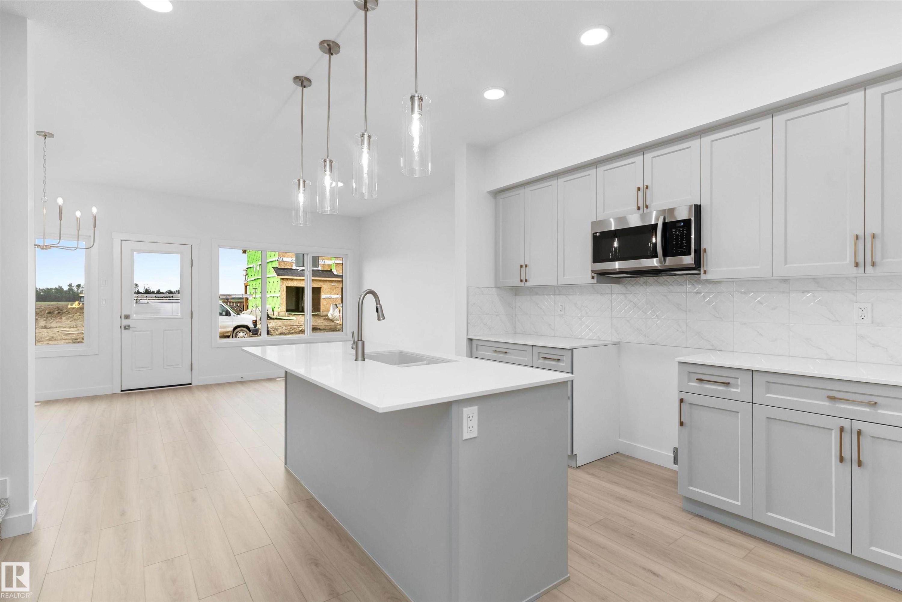 18717 18A Avenue Nw, Edmonton, AB - Indoor Photo Showing Kitchen With Upgraded Kitchen