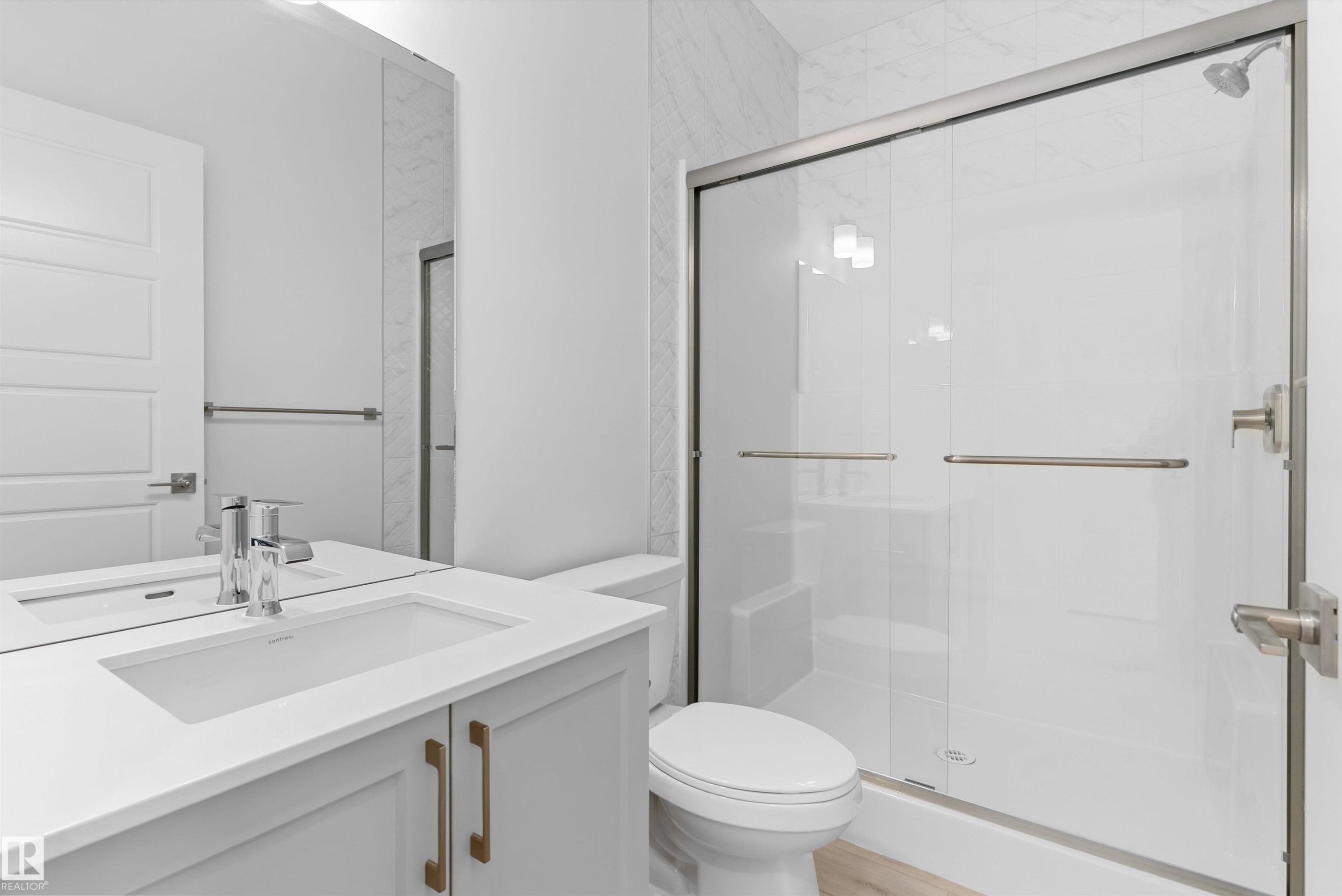 18717 18A Avenue Nw, Edmonton, AB - Indoor Photo Showing Bathroom