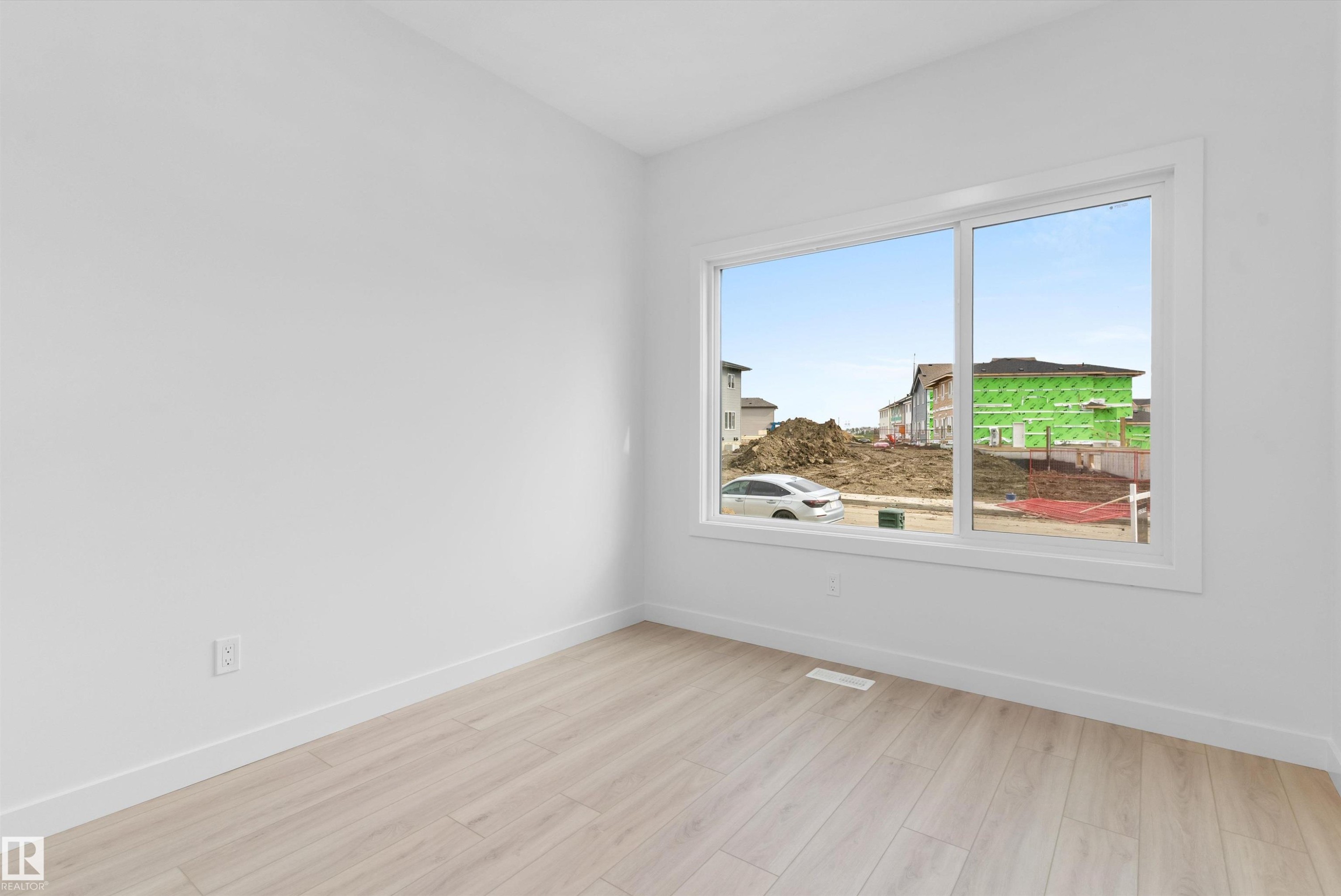 18717 18A Avenue Nw, Edmonton, AB - Indoor Photo Showing Other Room