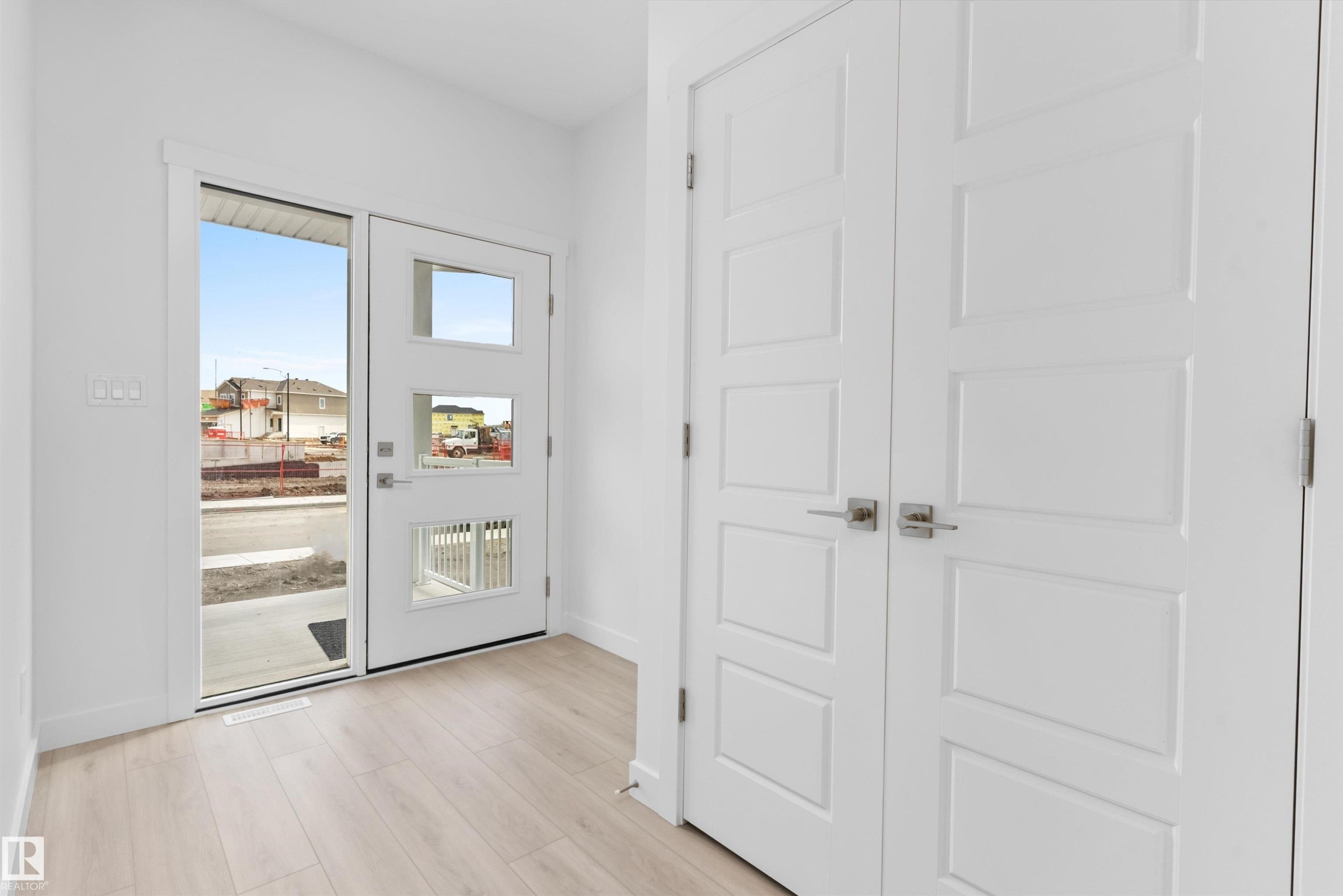 18717 18A Avenue Nw, Edmonton, AB - Indoor Photo Showing Other Room