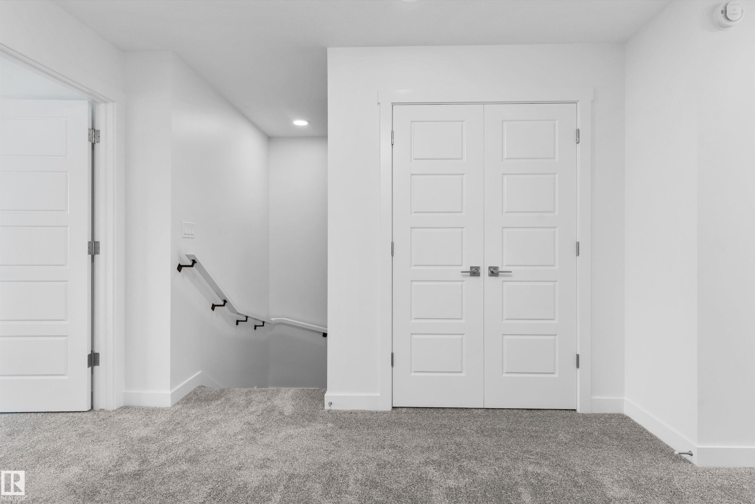18717 18A Avenue Nw, Edmonton, AB - Indoor Photo Showing Other Room