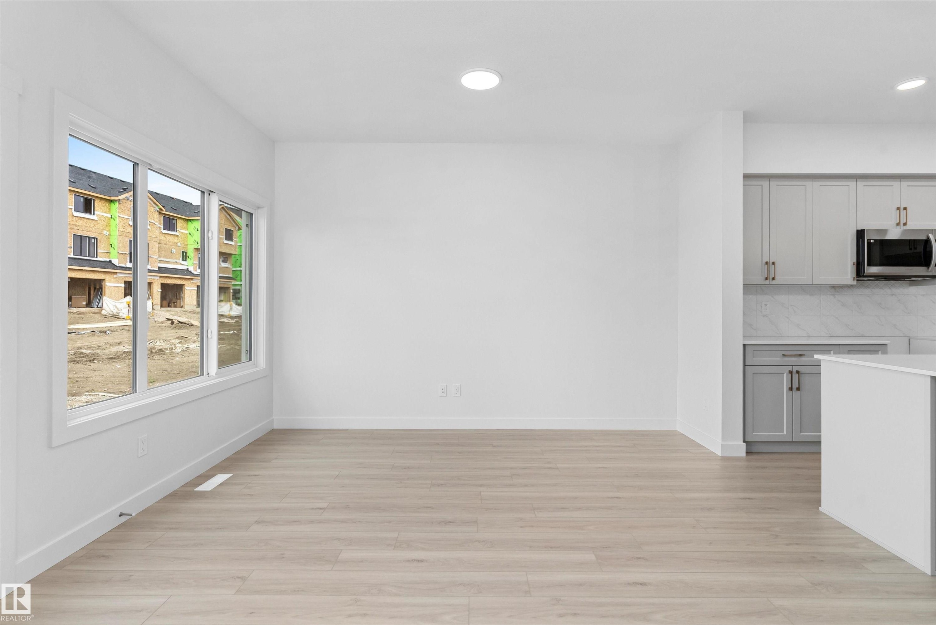18717 18A Avenue Nw, Edmonton, AB - Indoor Photo Showing Kitchen