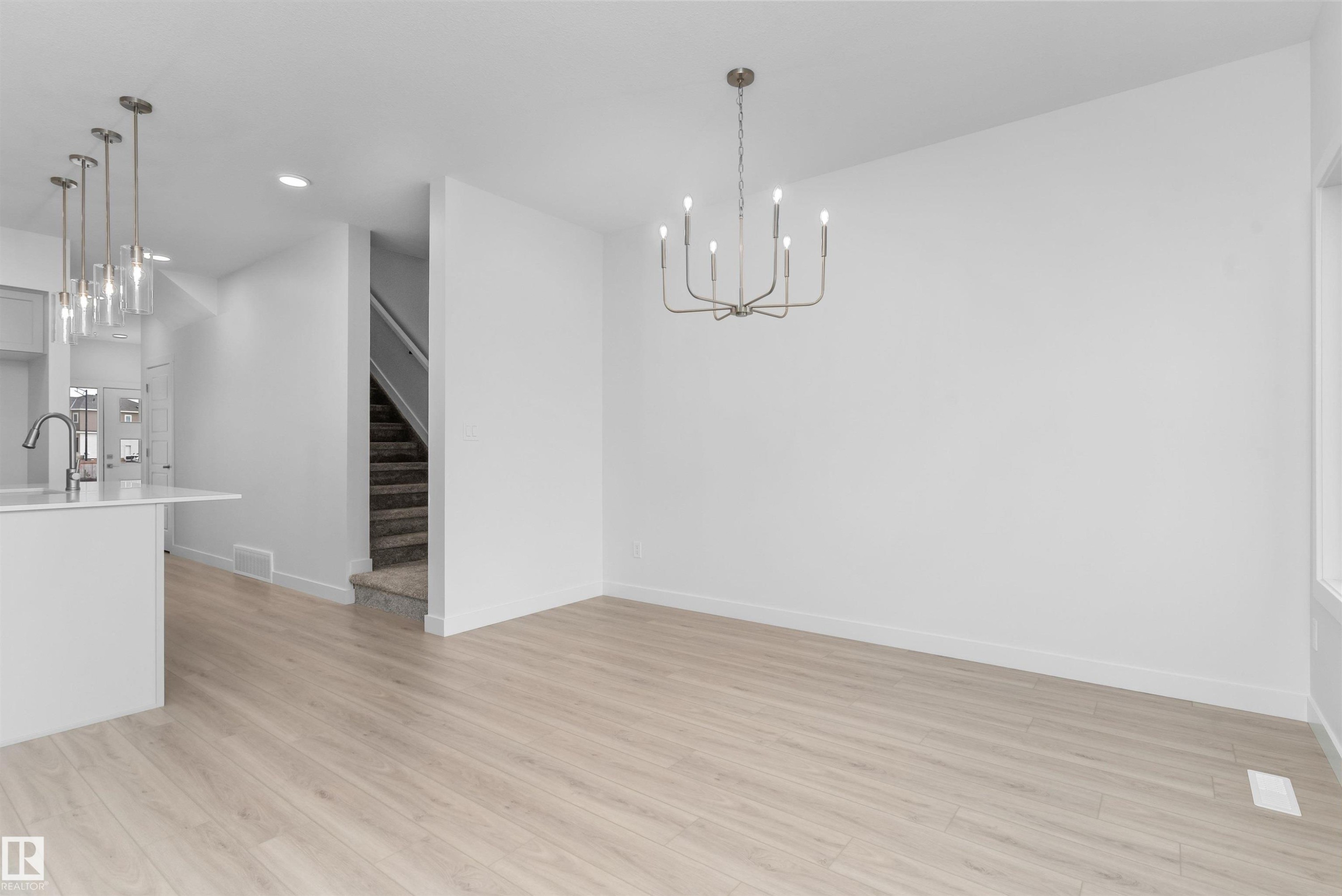 18717 18A Avenue Nw, Edmonton, AB - Indoor Photo Showing Kitchen
