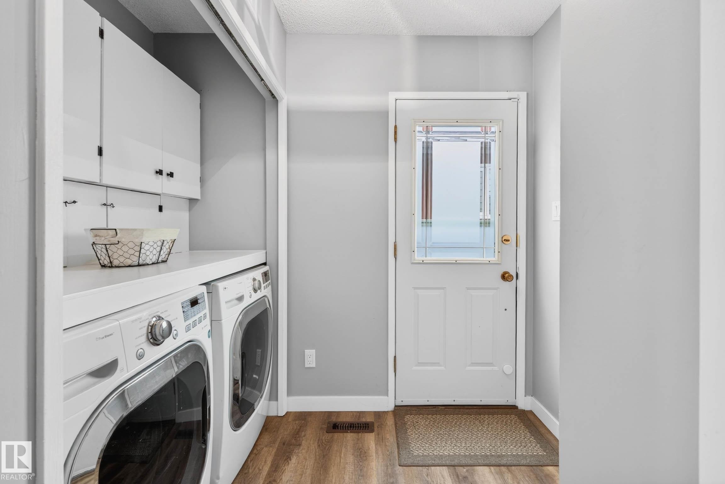 6118 37A Avenue, Edmonton, AB - Indoor Photo Showing Laundry Room