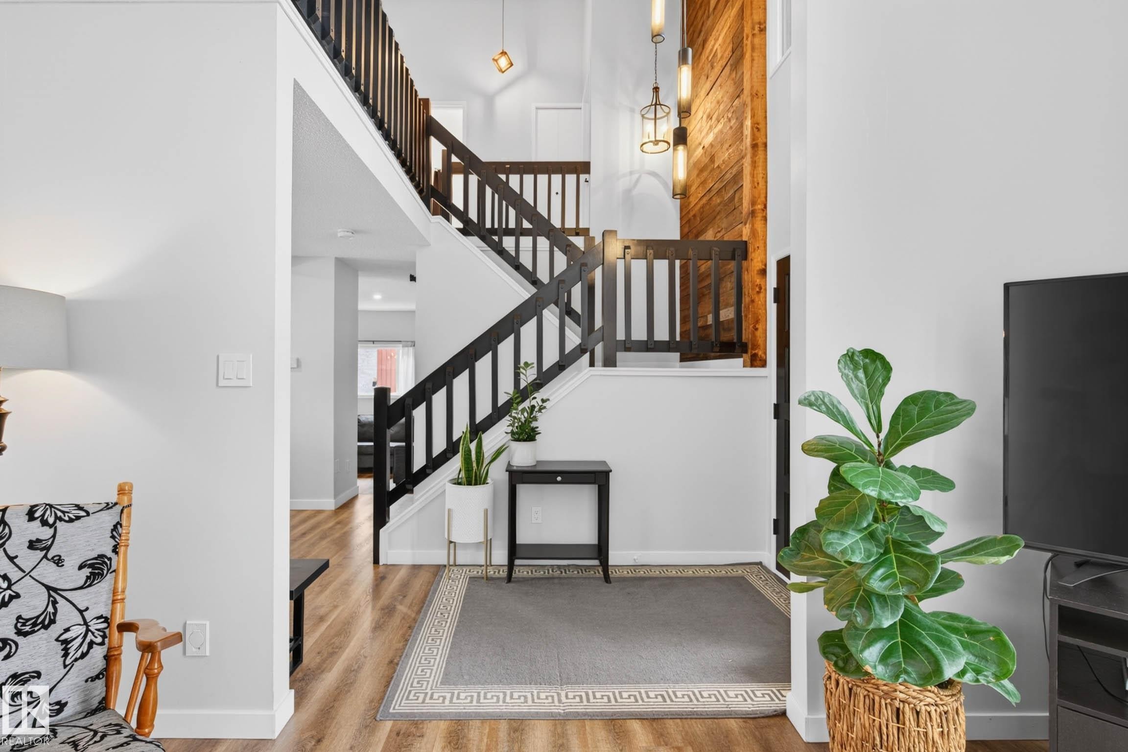 6118 37A Avenue, Edmonton, AB - Indoor Photo Showing Other Room