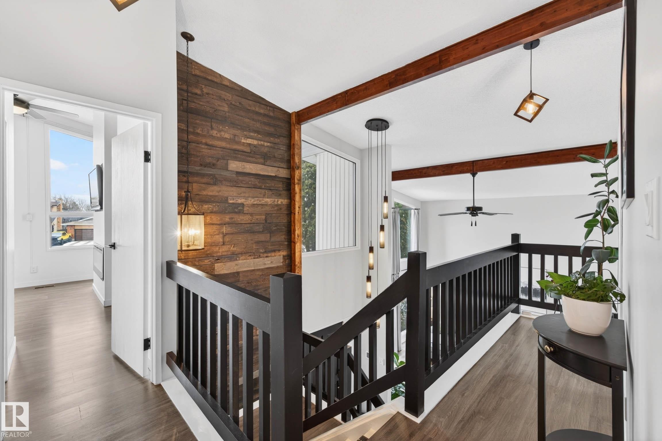 6118 37A Avenue, Edmonton, AB - Indoor Photo Showing Other Room