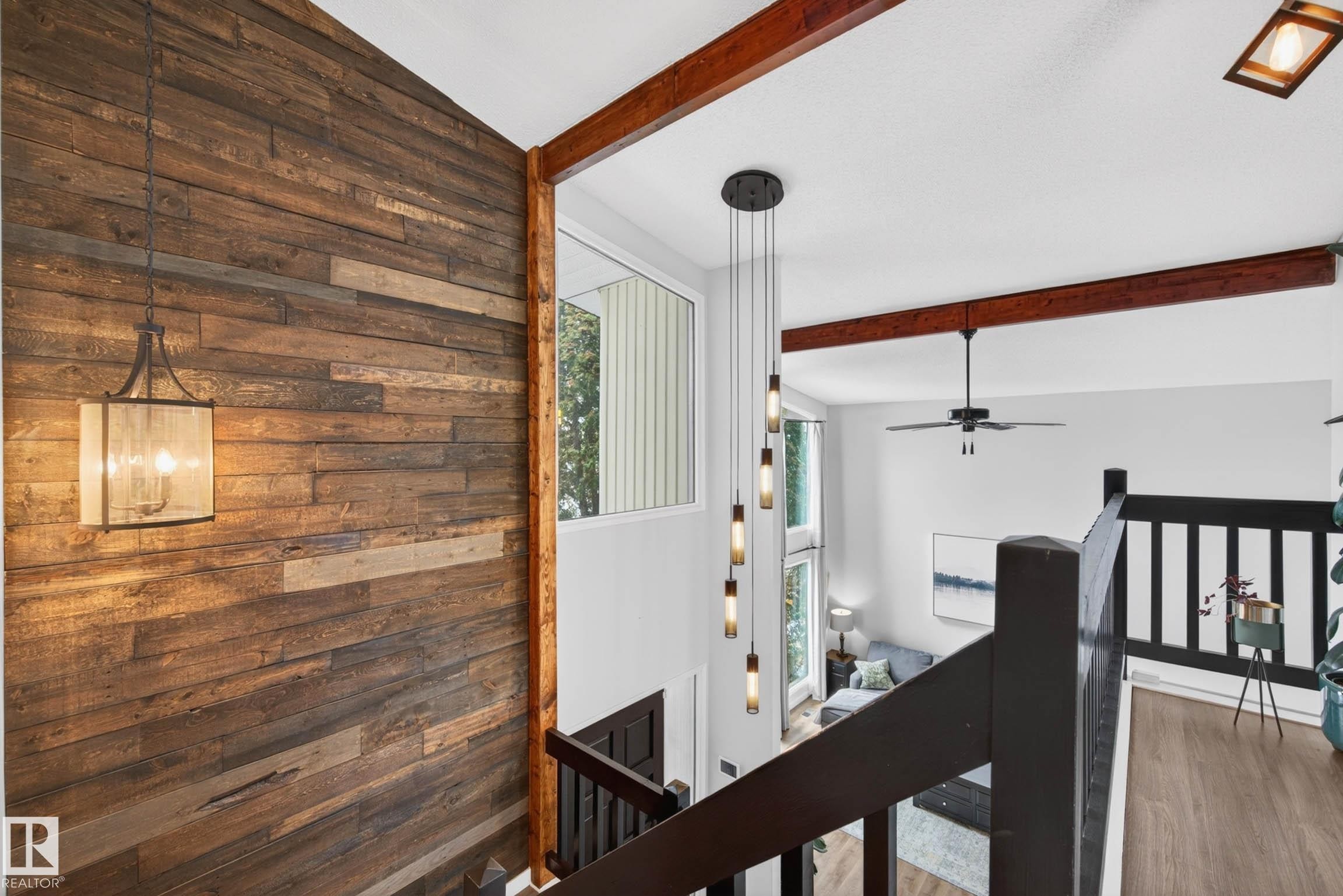 6118 37A Avenue, Edmonton, AB - Indoor Photo Showing Other Room