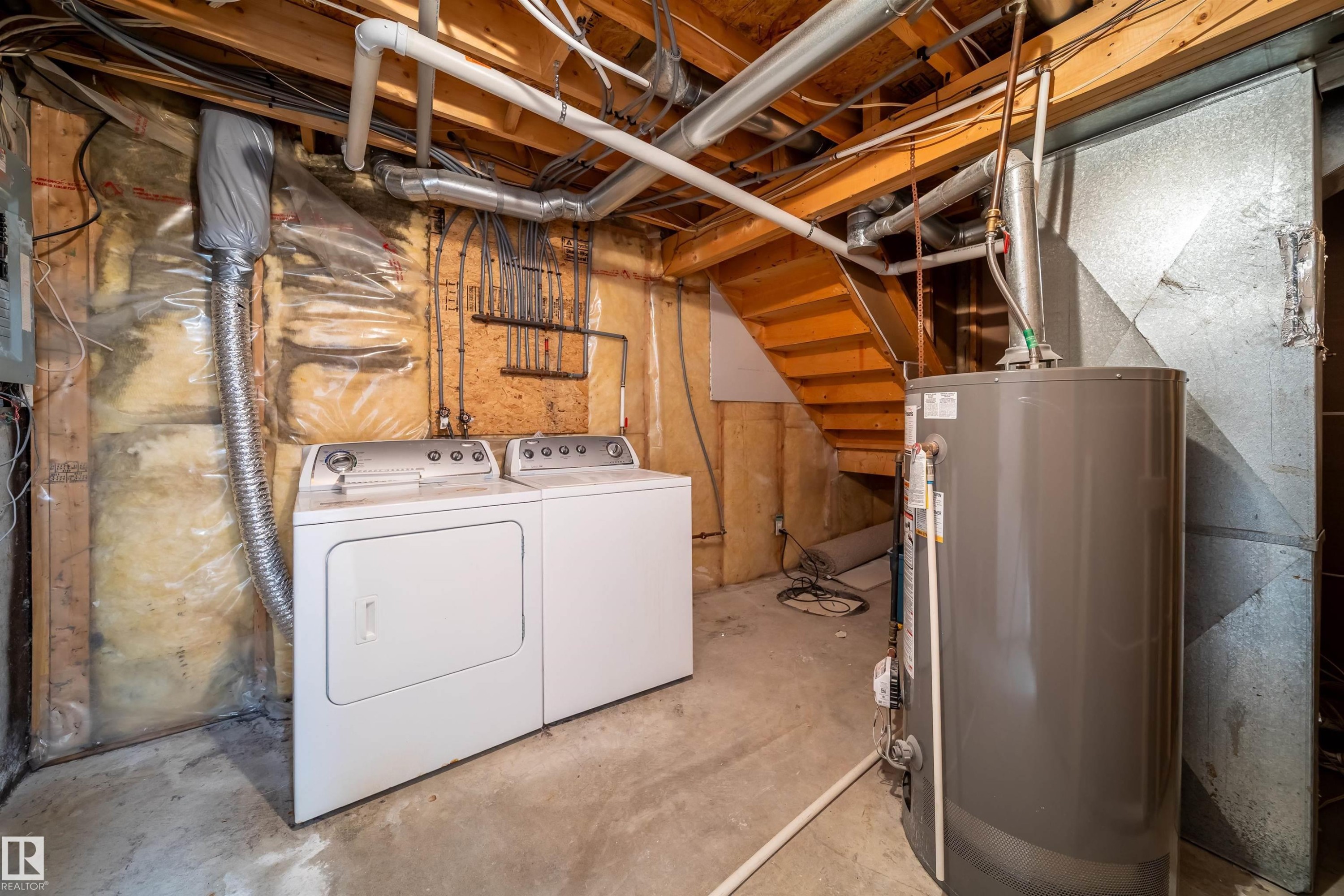 1576 Mill Woods Road E, Edmonton, AB - Indoor Photo Showing Laundry Room