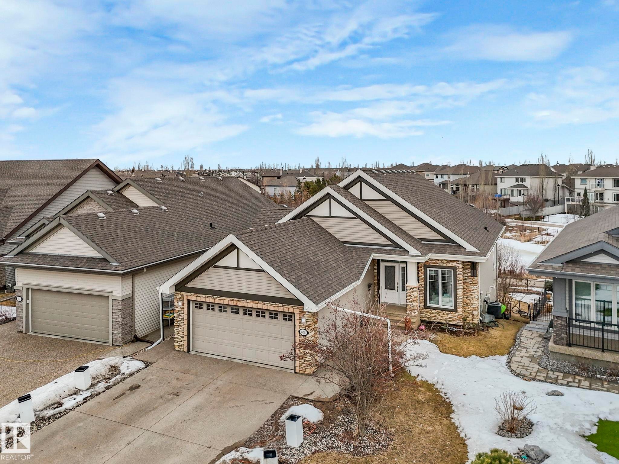876 Hodgins Road, Edmonton, AB - Outdoor With Facade