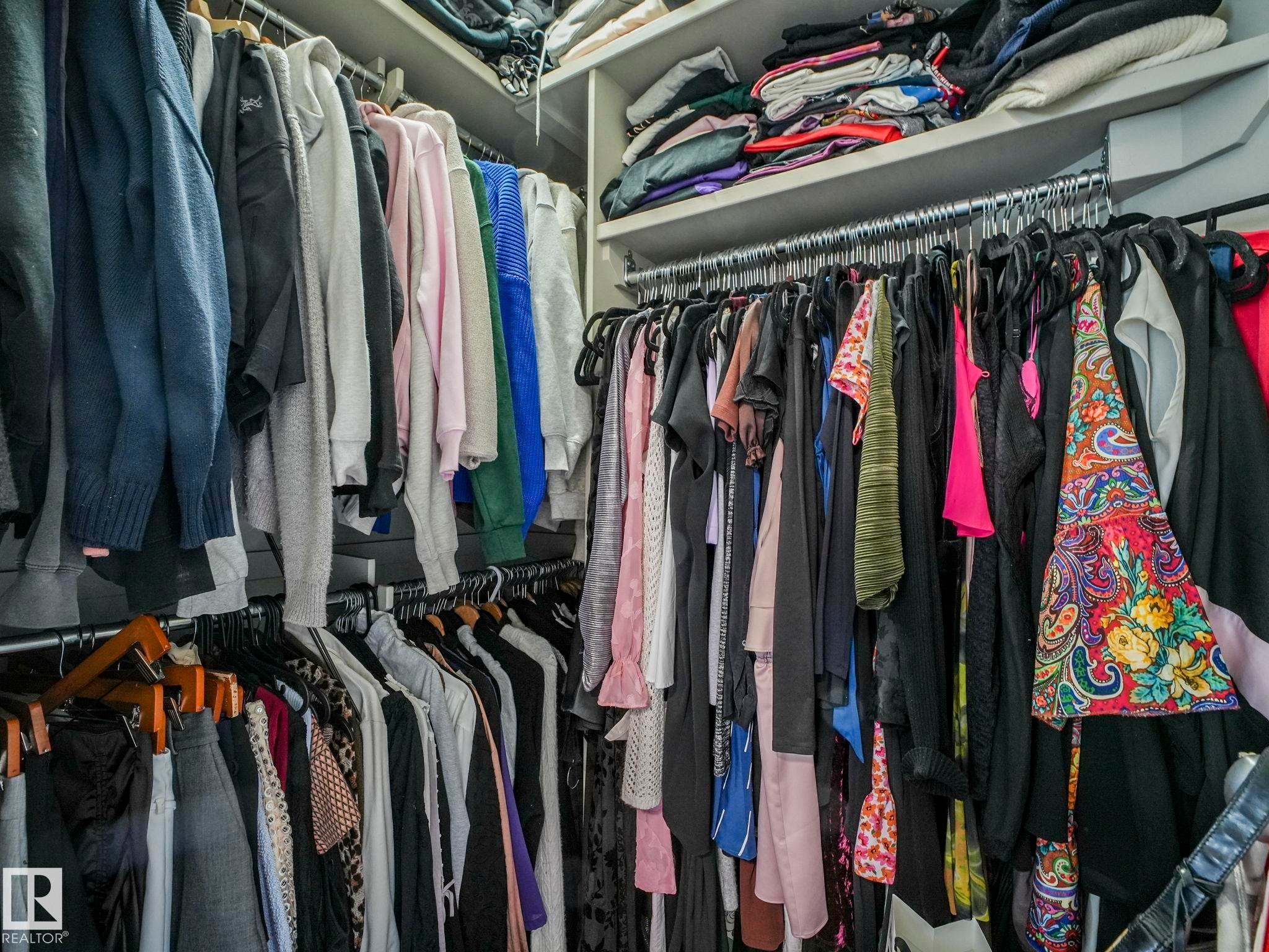 876 Hodgins Road, Edmonton, AB - Indoor With Storage