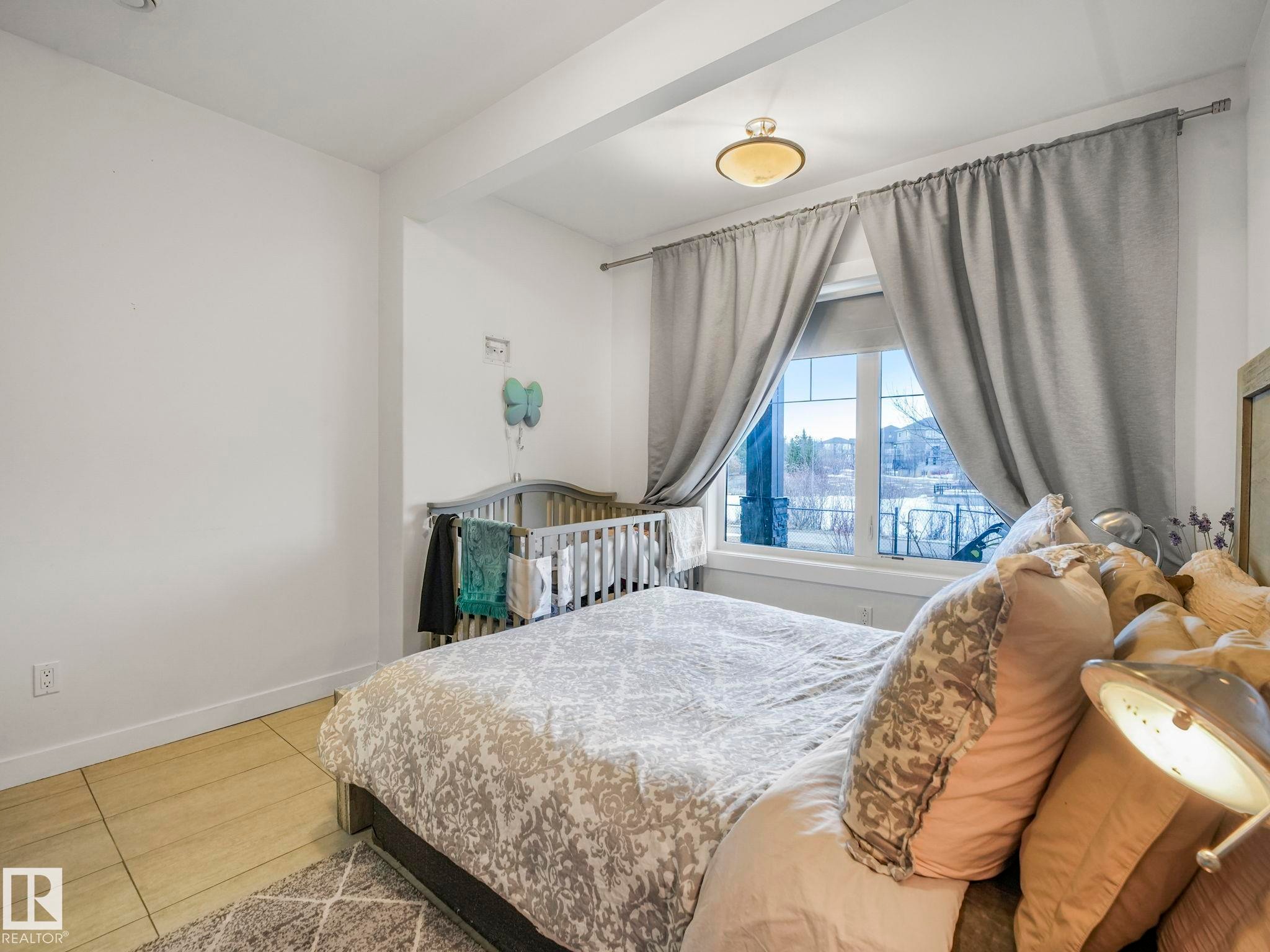 876 Hodgins Road, Edmonton, AB - Indoor Photo Showing Bedroom