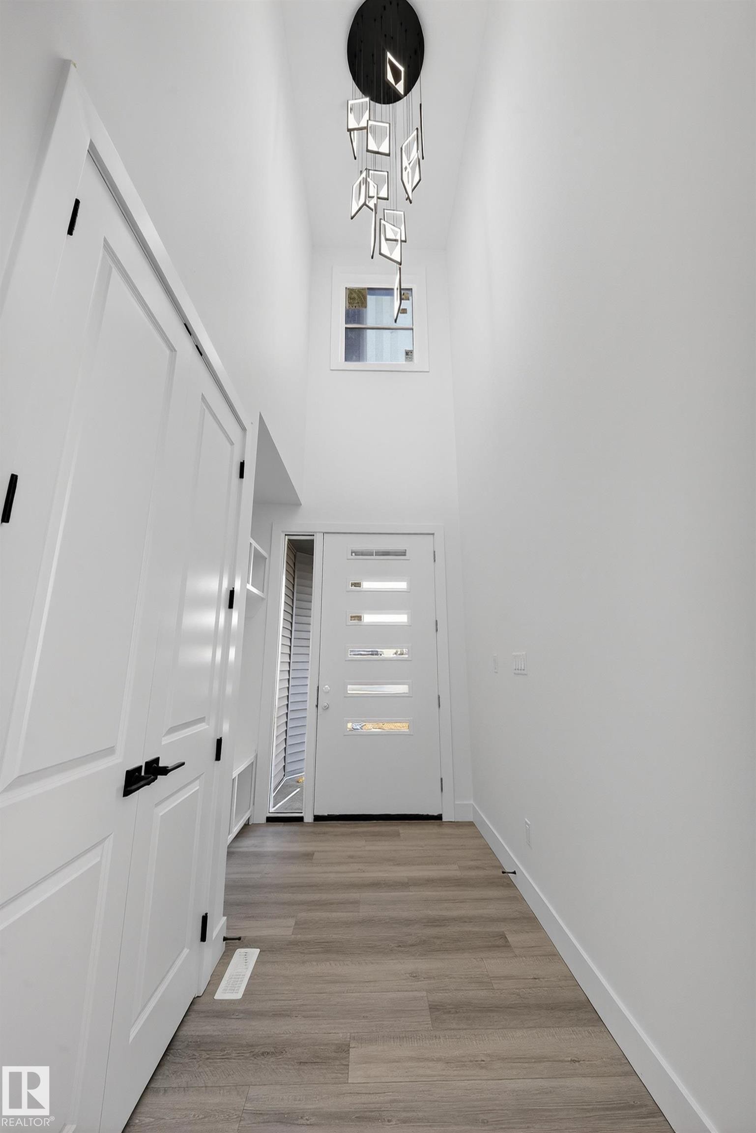 2010 Collip Crescent Sw, Edmonton, AB - Indoor Photo Showing Other Room