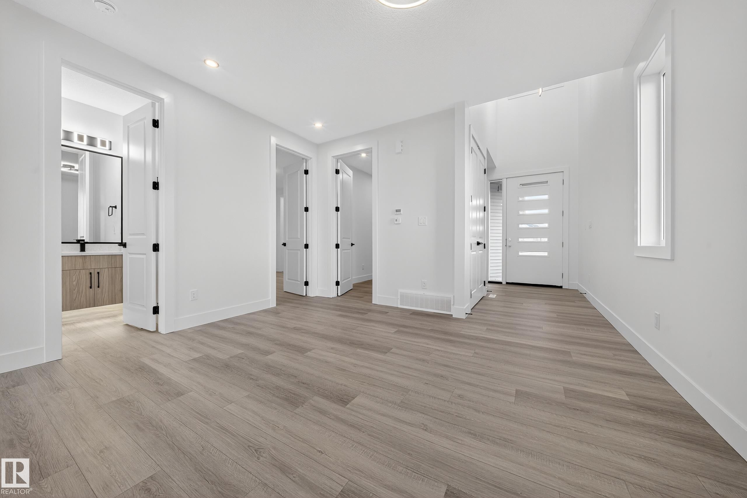 2010 Collip Crescent Sw, Edmonton, AB - Indoor Photo Showing Other Room