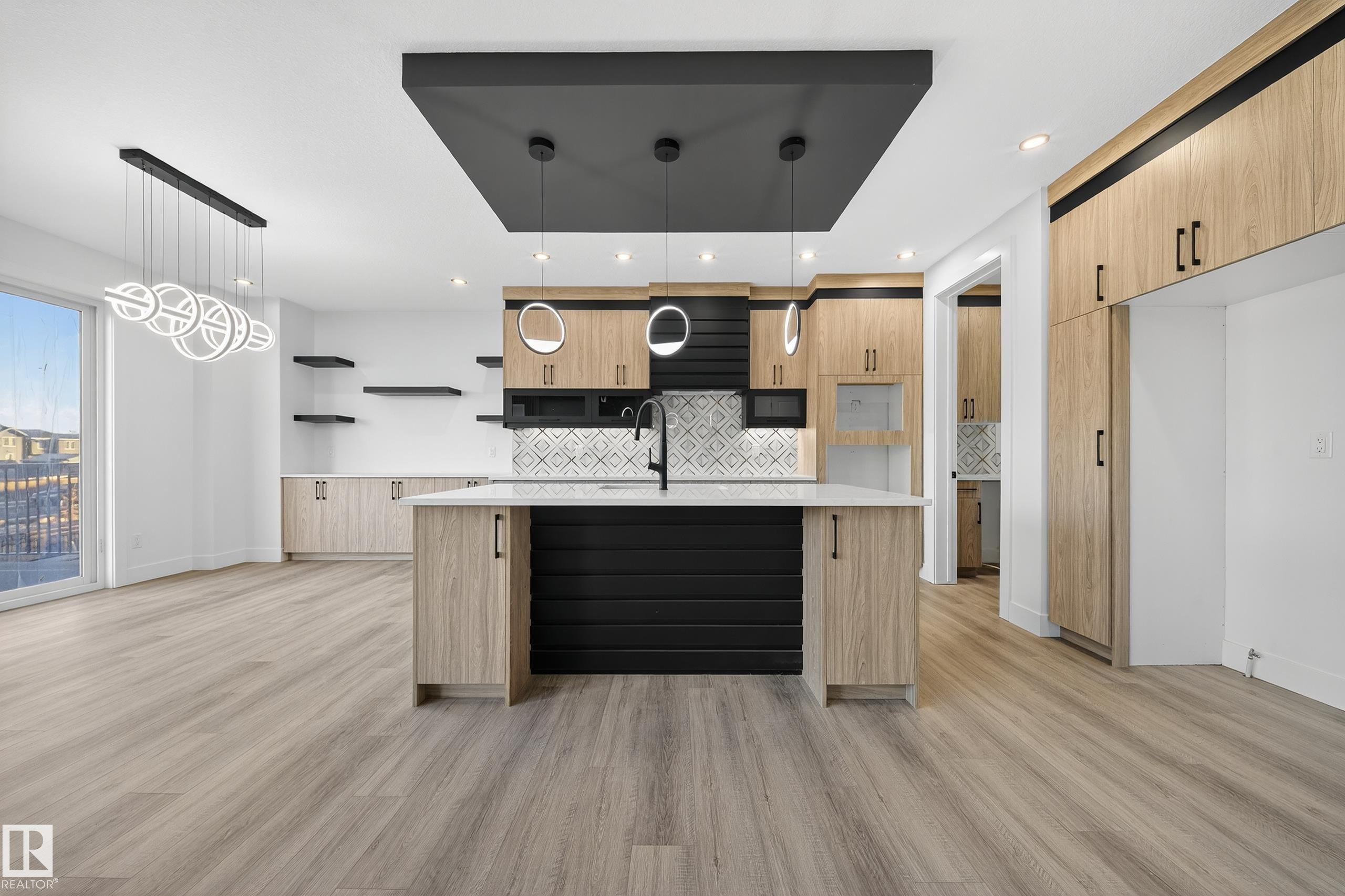2010 Collip Crescent Sw, Edmonton, AB - Indoor Photo Showing Kitchen