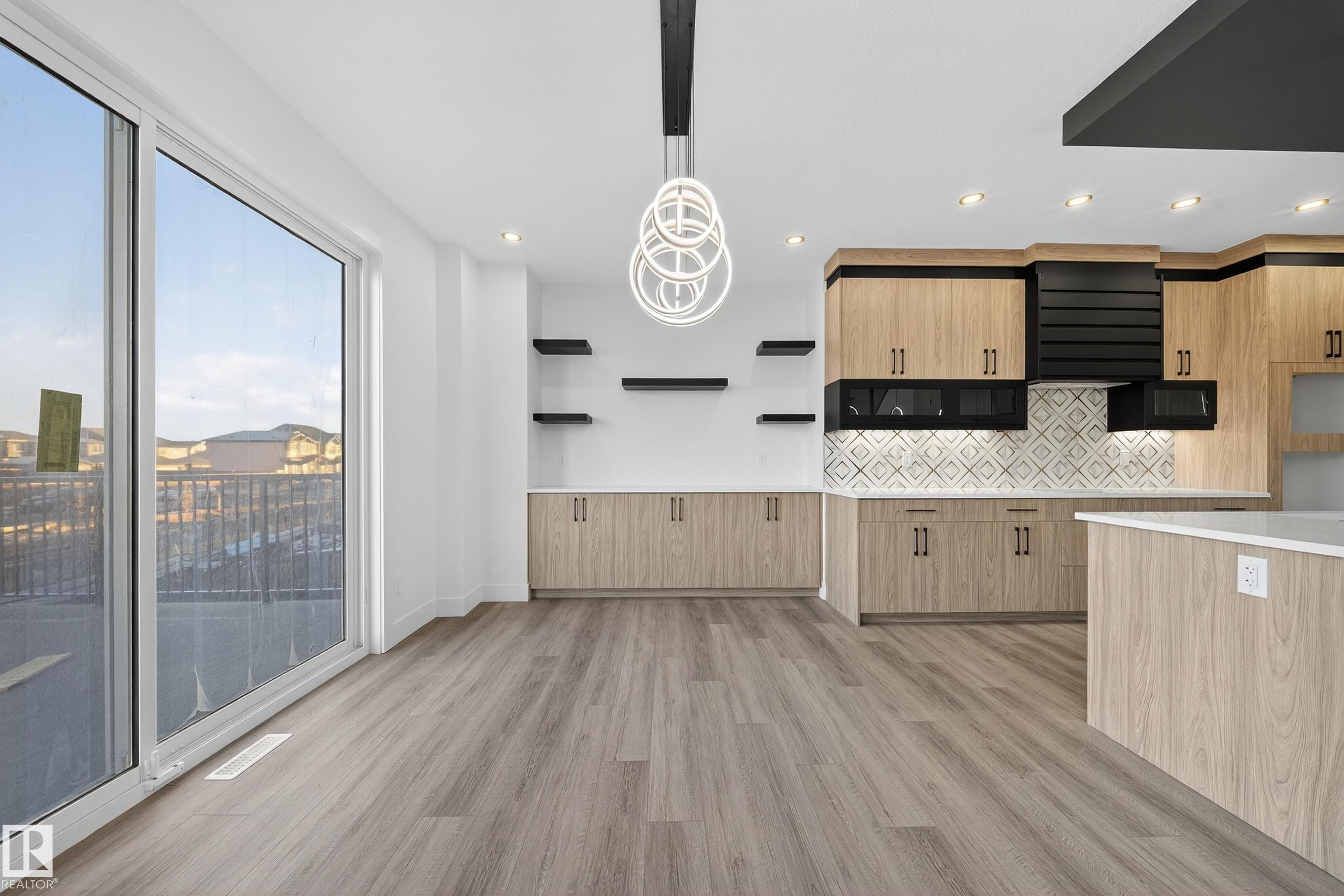 2010 Collip Crescent Sw, Edmonton, AB - Indoor Photo Showing Kitchen