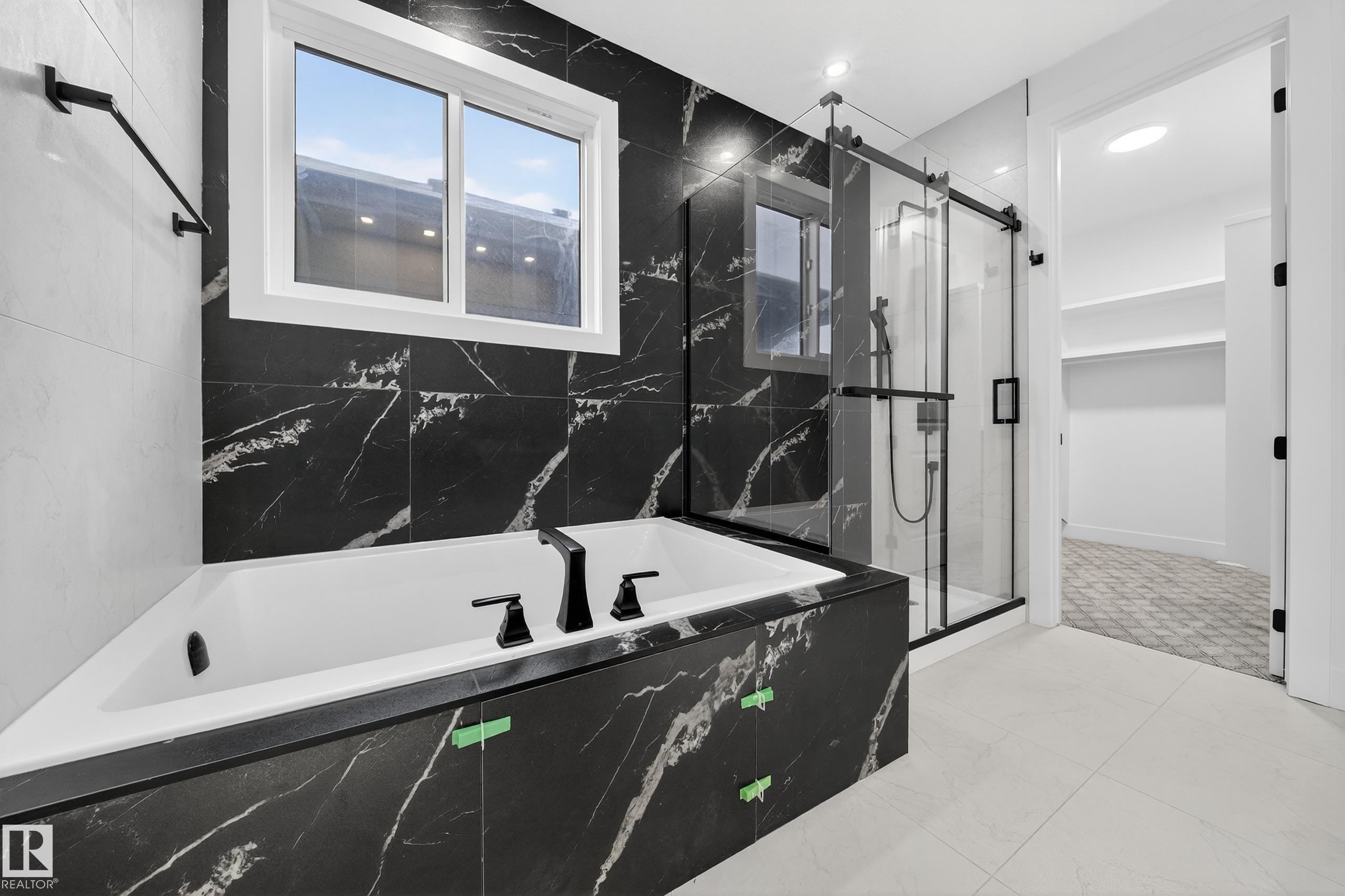 2010 Collip Crescent Sw, Edmonton, AB - Indoor