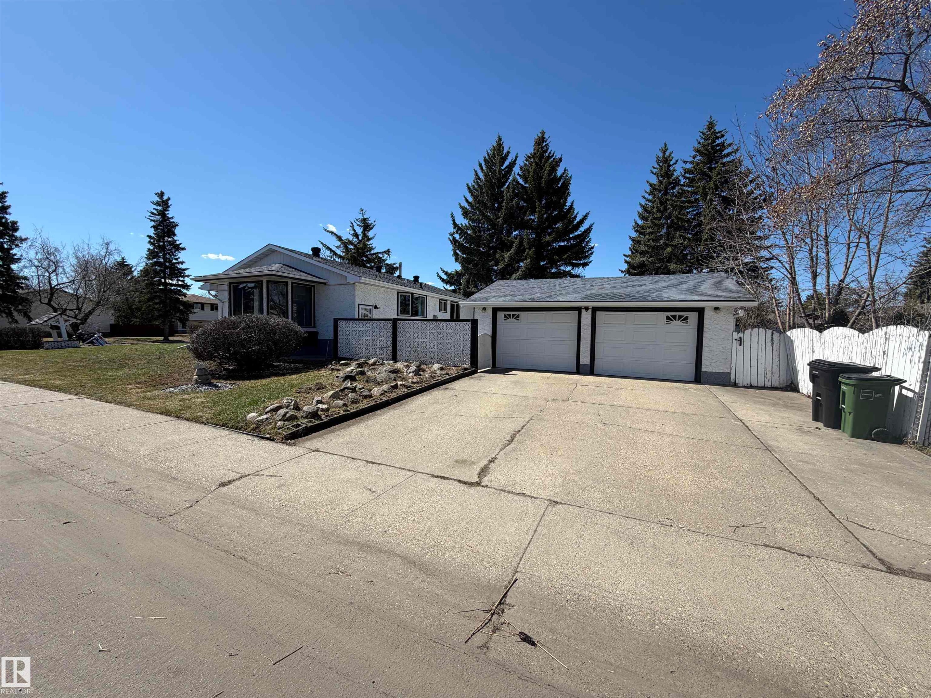 17104 85 Avenue, Edmonton, AB - Outdoor