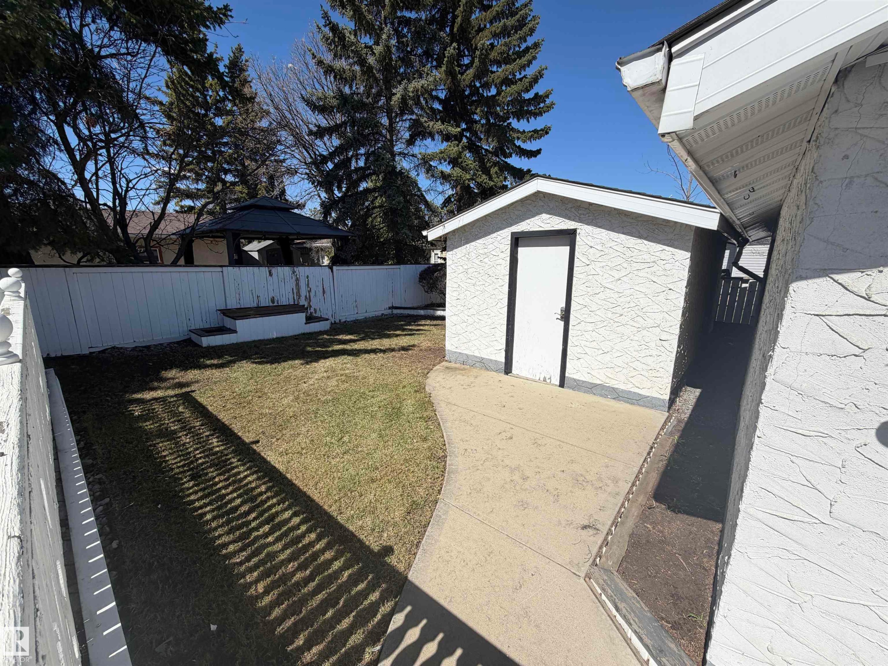 17104 85 Avenue, Edmonton, AB - Outdoor