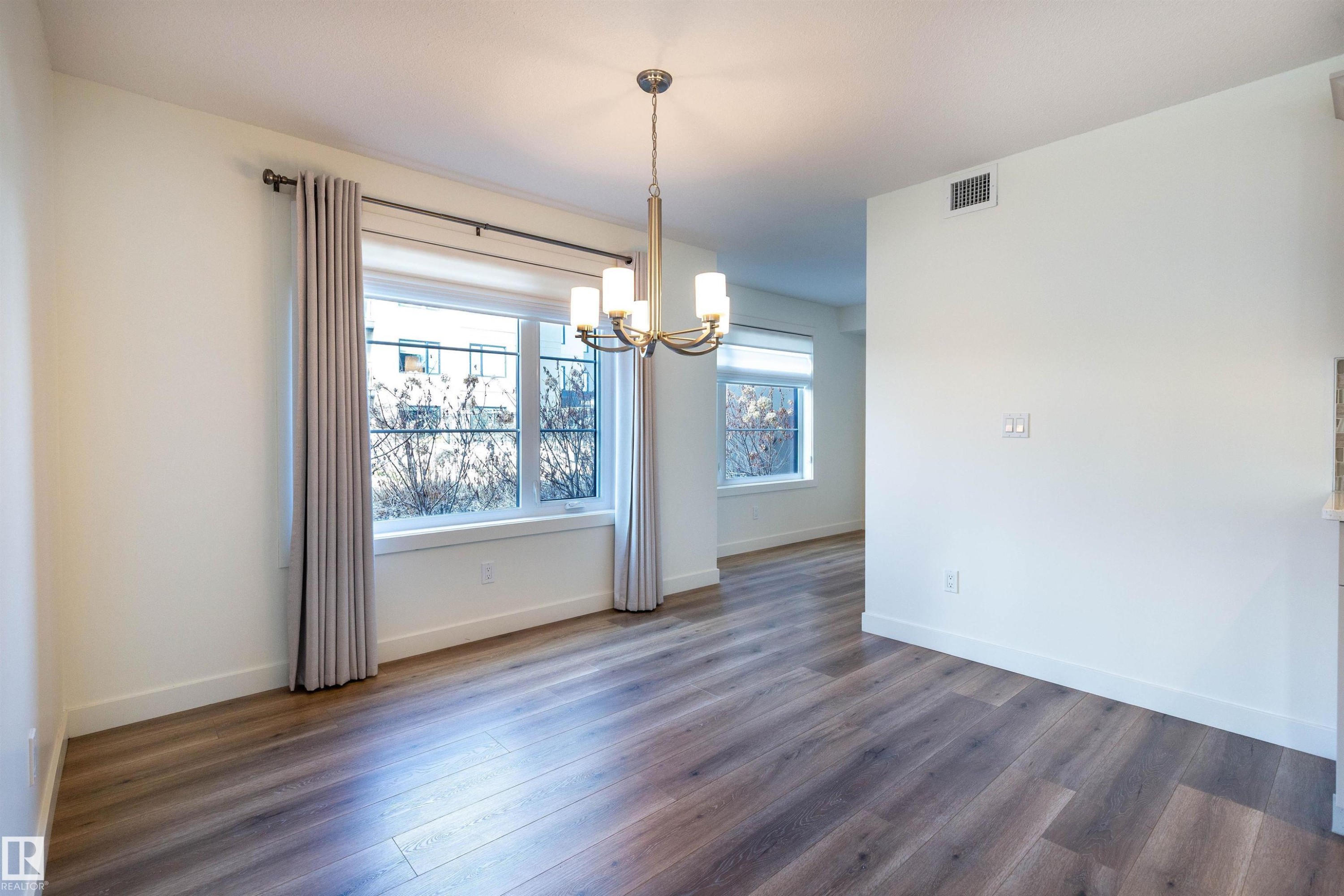 108 5025 Edgemont Boulevard, Edmonton, AB - Indoor Photo Showing Other Room