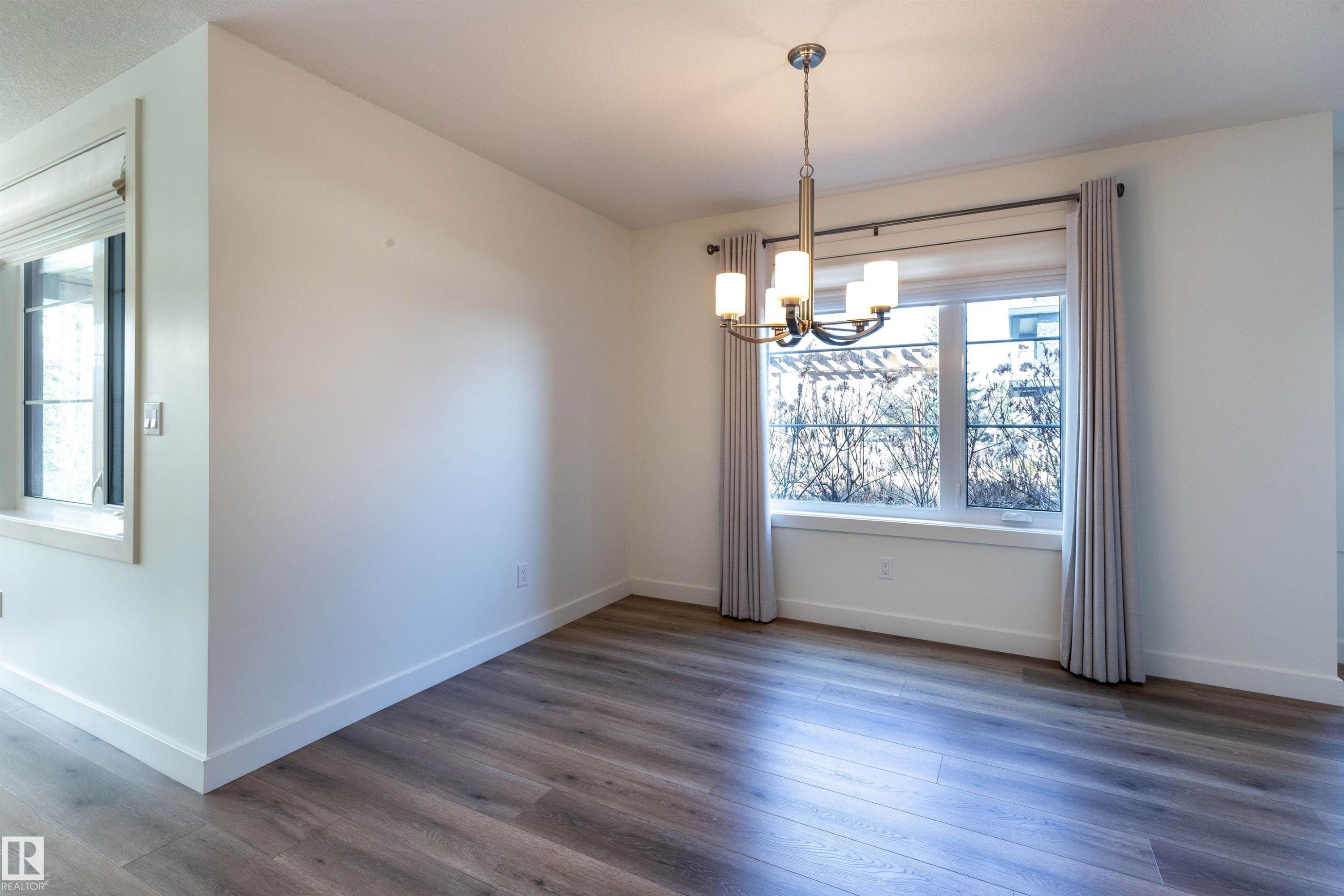 108 5025 Edgemont Boulevard, Edmonton, AB - Indoor Photo Showing Other Room