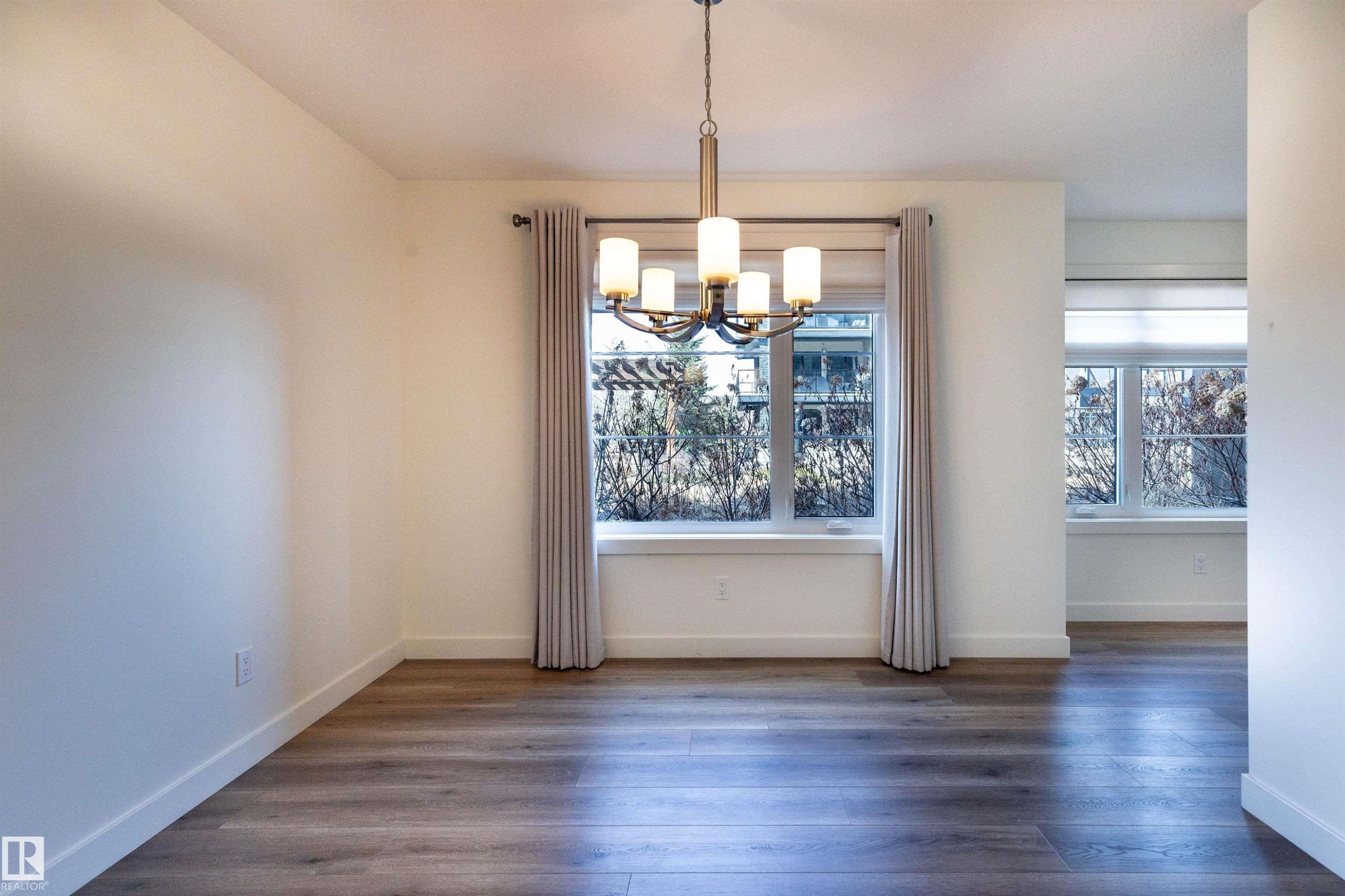 108 5025 Edgemont Boulevard, Edmonton, AB - Indoor Photo Showing Other Room