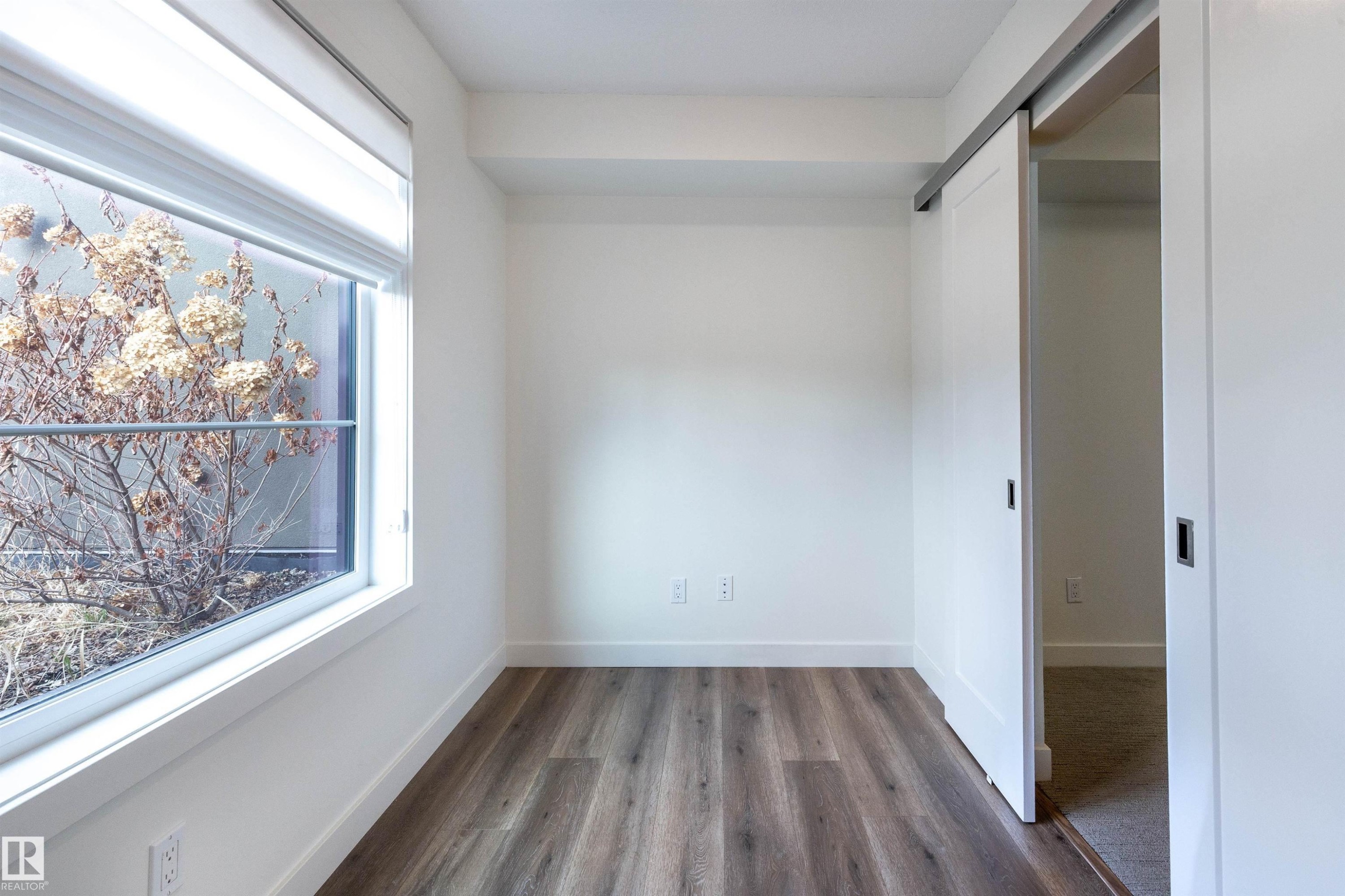 108 5025 Edgemont Boulevard, Edmonton, AB - Indoor Photo Showing Other Room