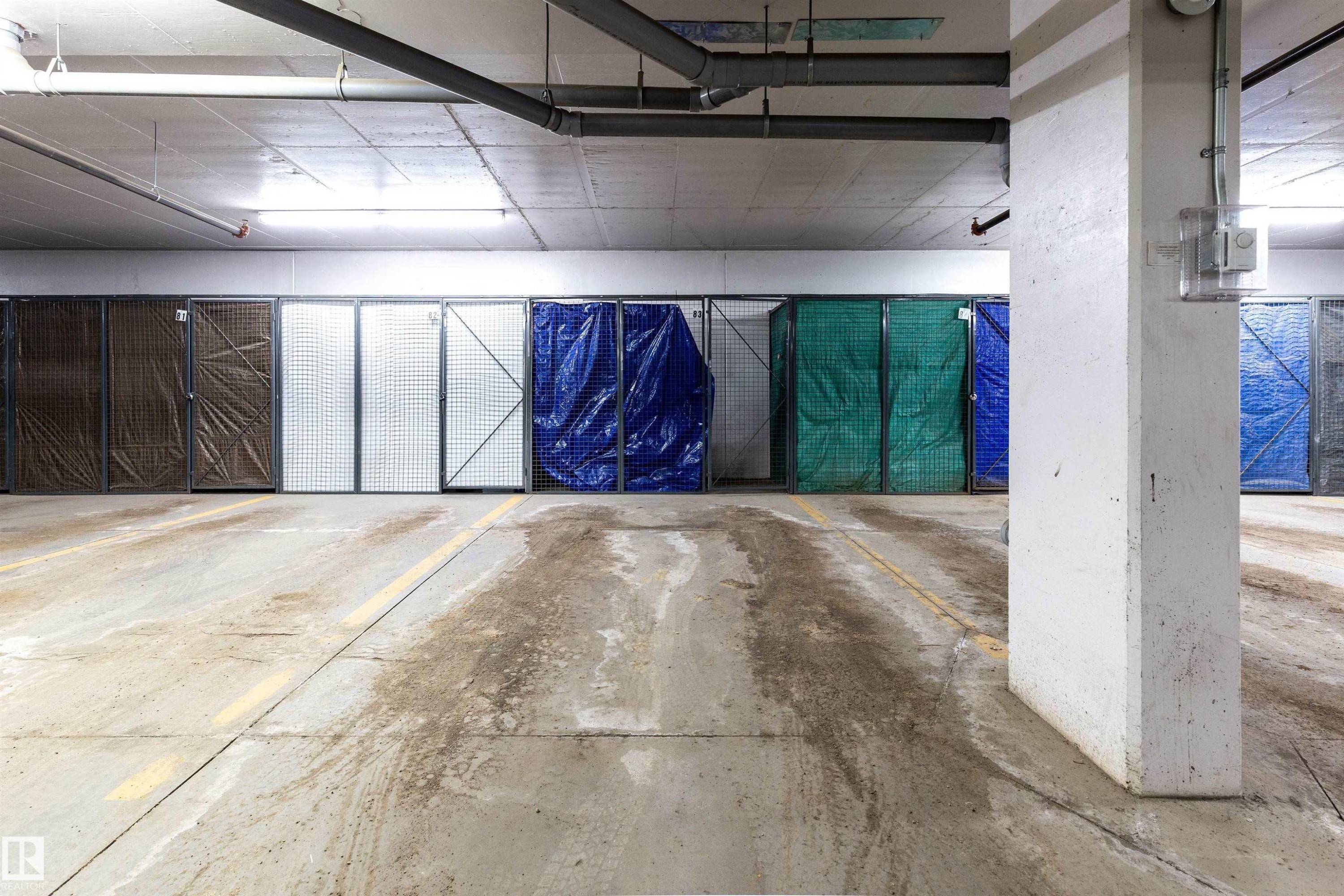 108 5025 Edgemont Boulevard, Edmonton, AB - Indoor Photo Showing Garage