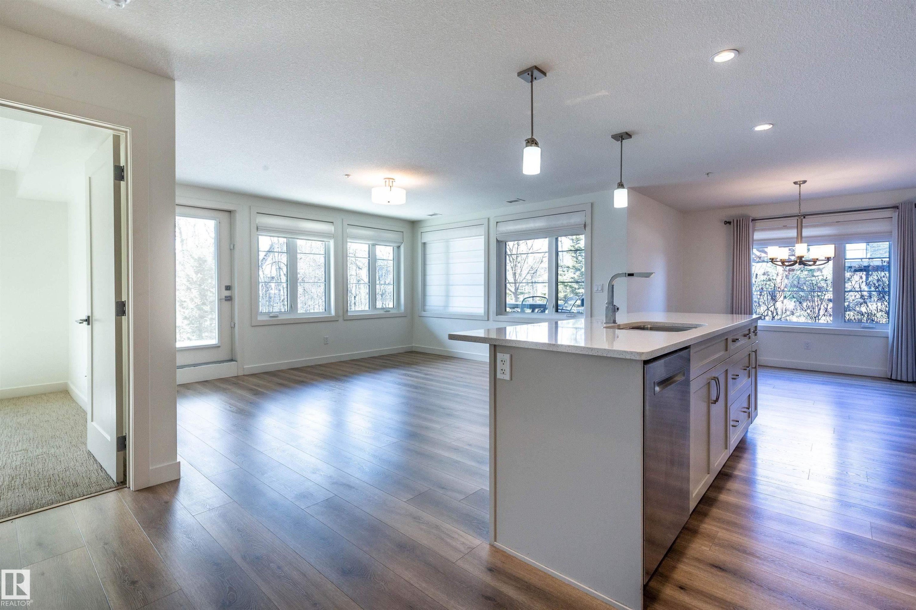 108 5025 Edgemont Boulevard, Edmonton, AB - Indoor Photo Showing Kitchen