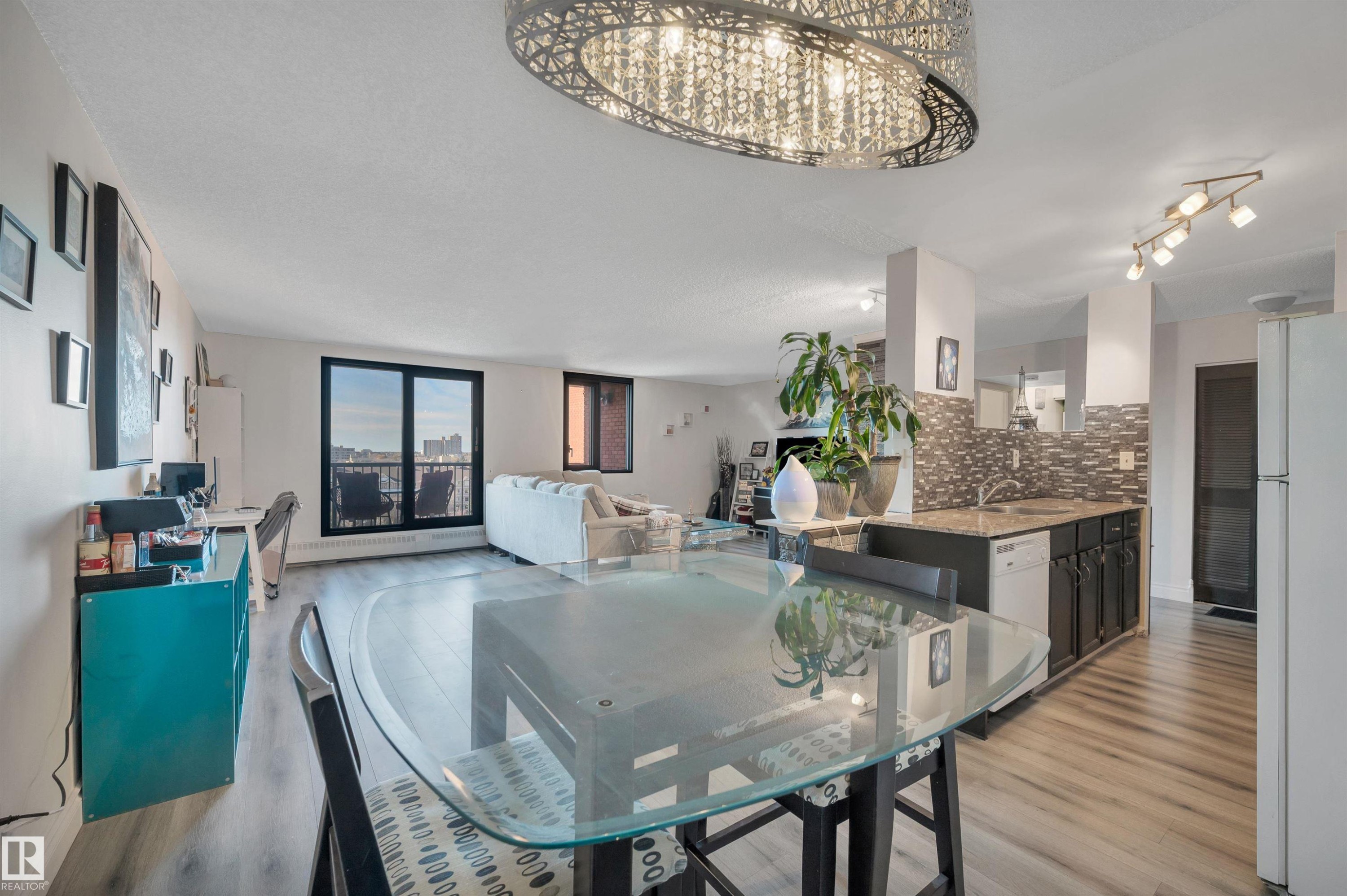 802 10145 109 Street, Edmonton, AB - Indoor Photo Showing Dining Room