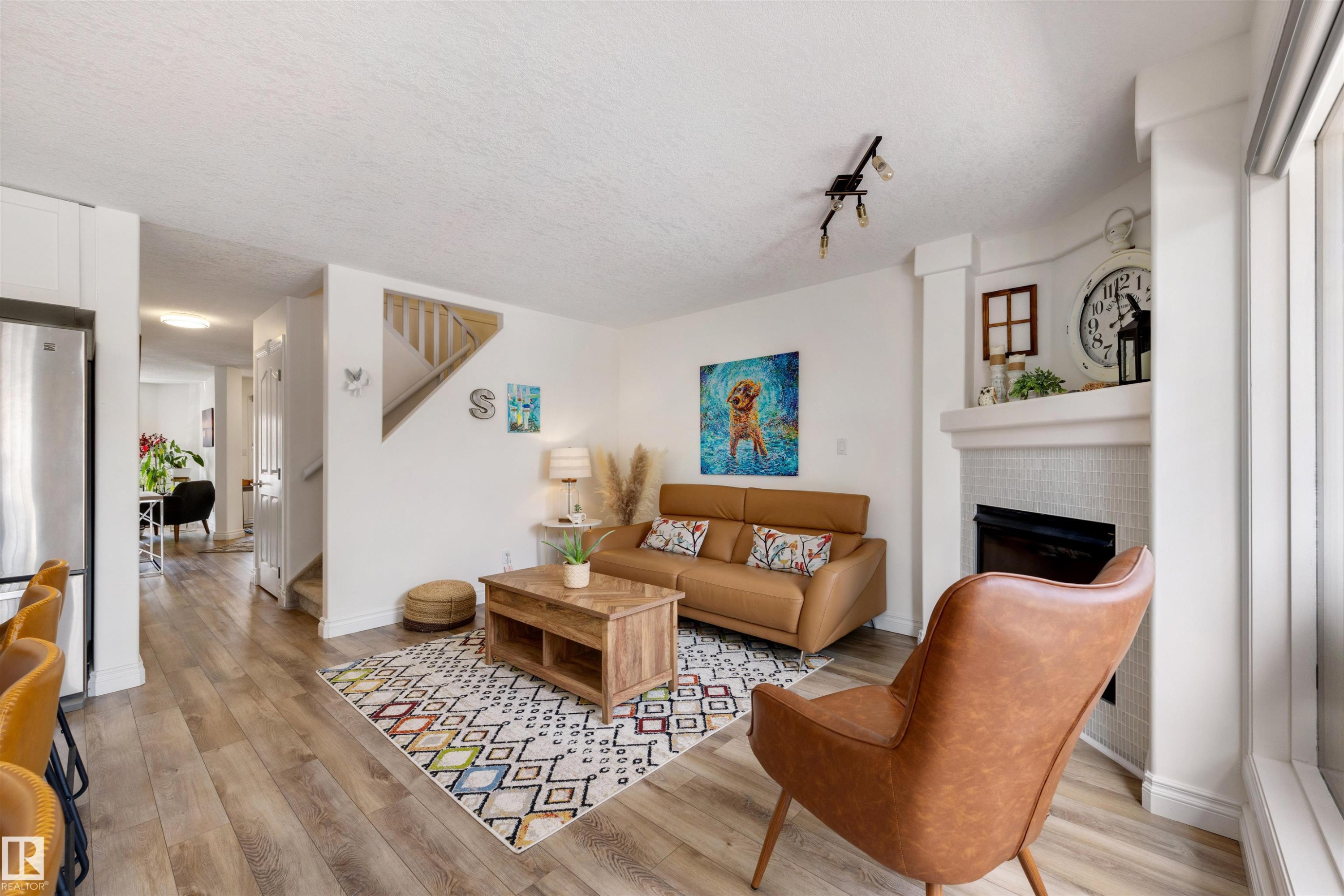 23 882 Ryan Place, Edmonton, AB - Indoor Photo Showing Living Room