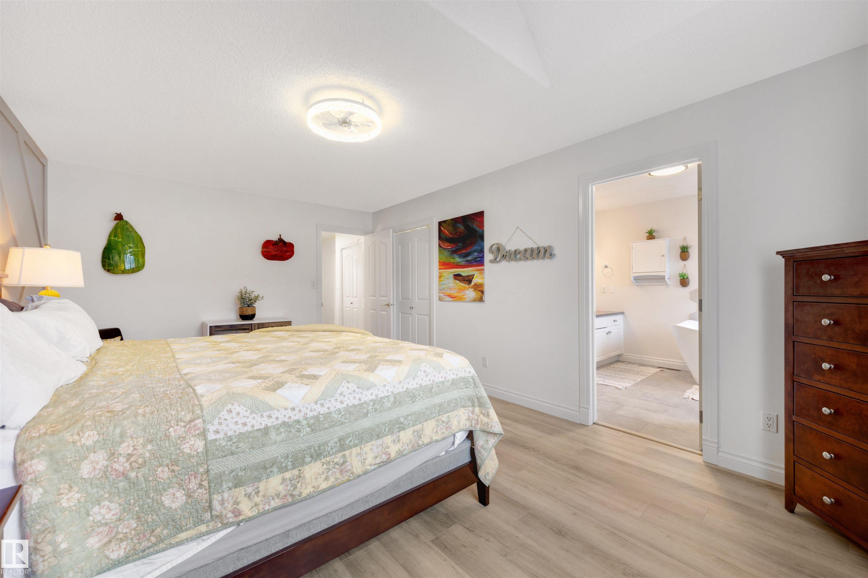 23 882 Ryan Place, Edmonton, AB - Indoor Photo Showing Bedroom