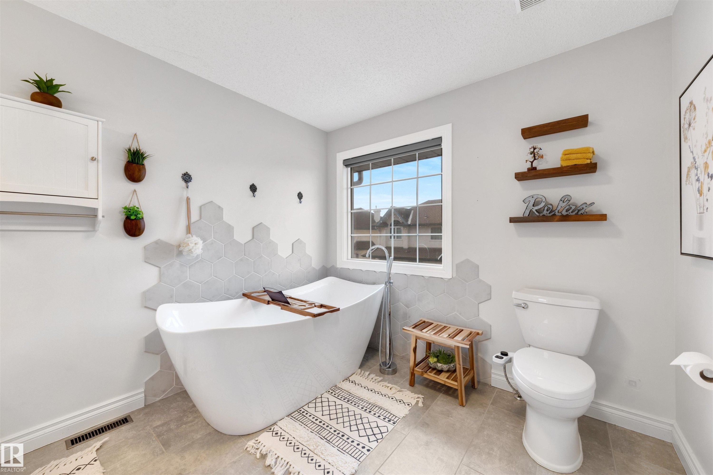 23 882 Ryan Place, Edmonton, AB - Indoor Photo Showing Bathroom