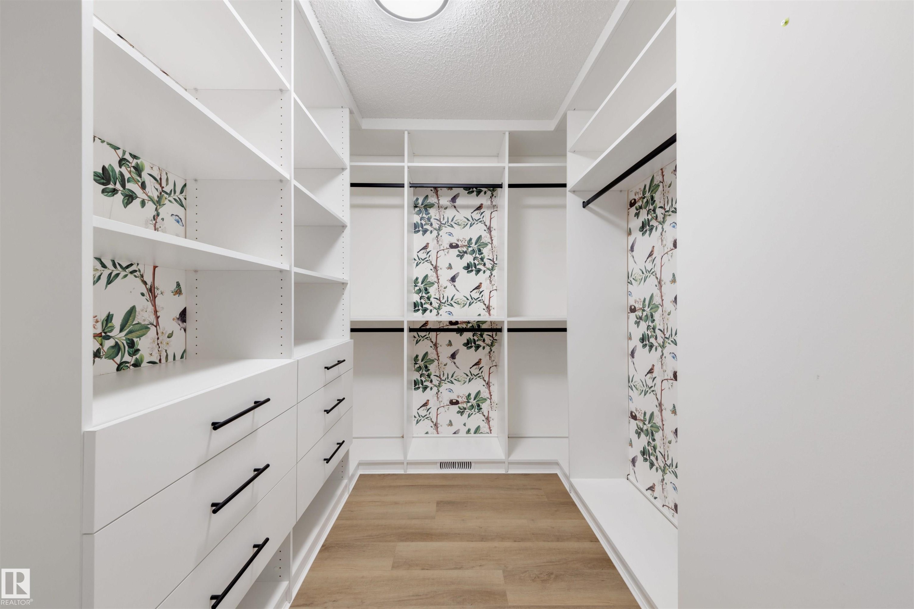 23 882 Ryan Place, Edmonton, AB - Indoor