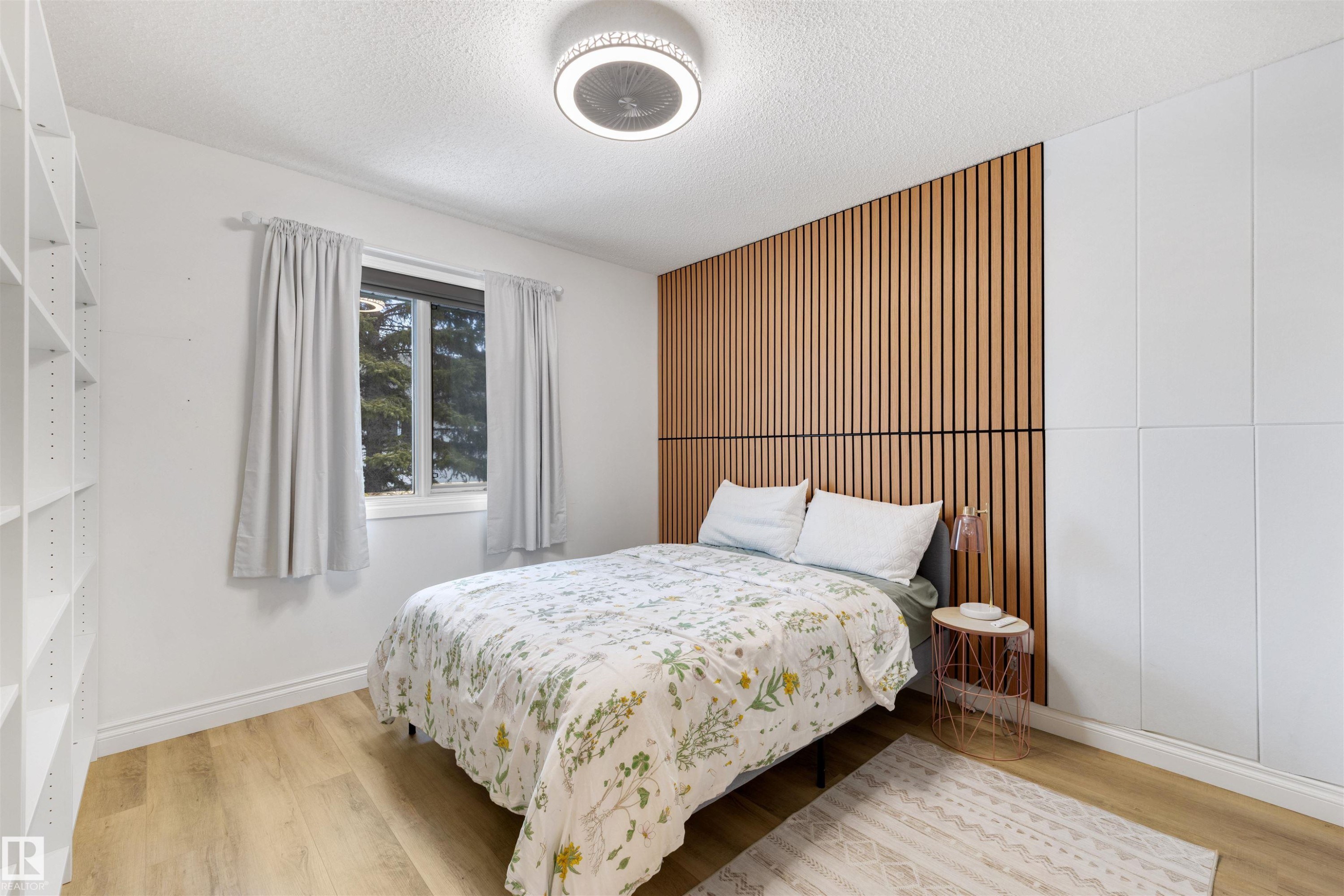 23 882 Ryan Place, Edmonton, AB - Indoor Photo Showing Bedroom