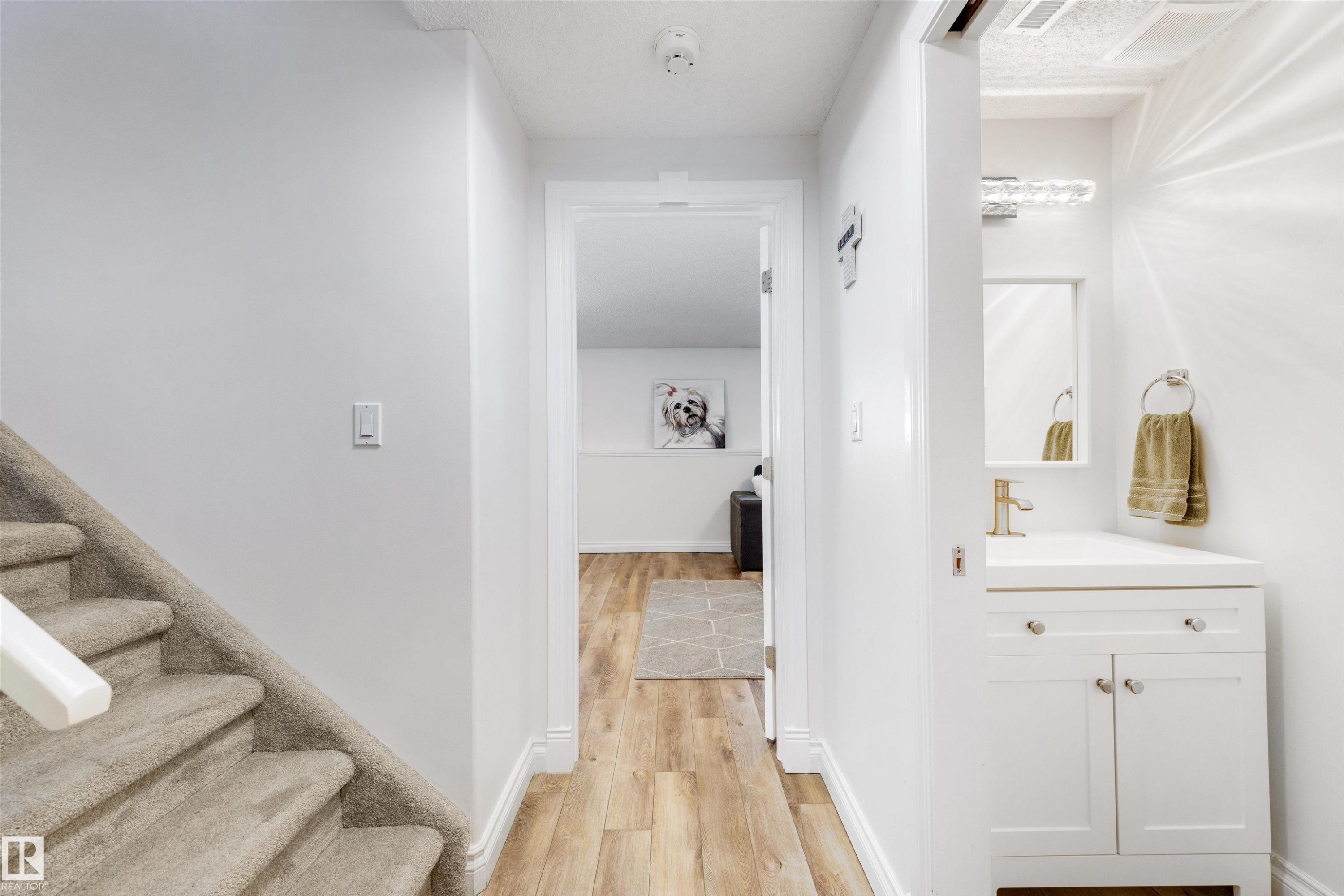 23 882 Ryan Place, Edmonton, AB - Indoor Photo Showing Other Room