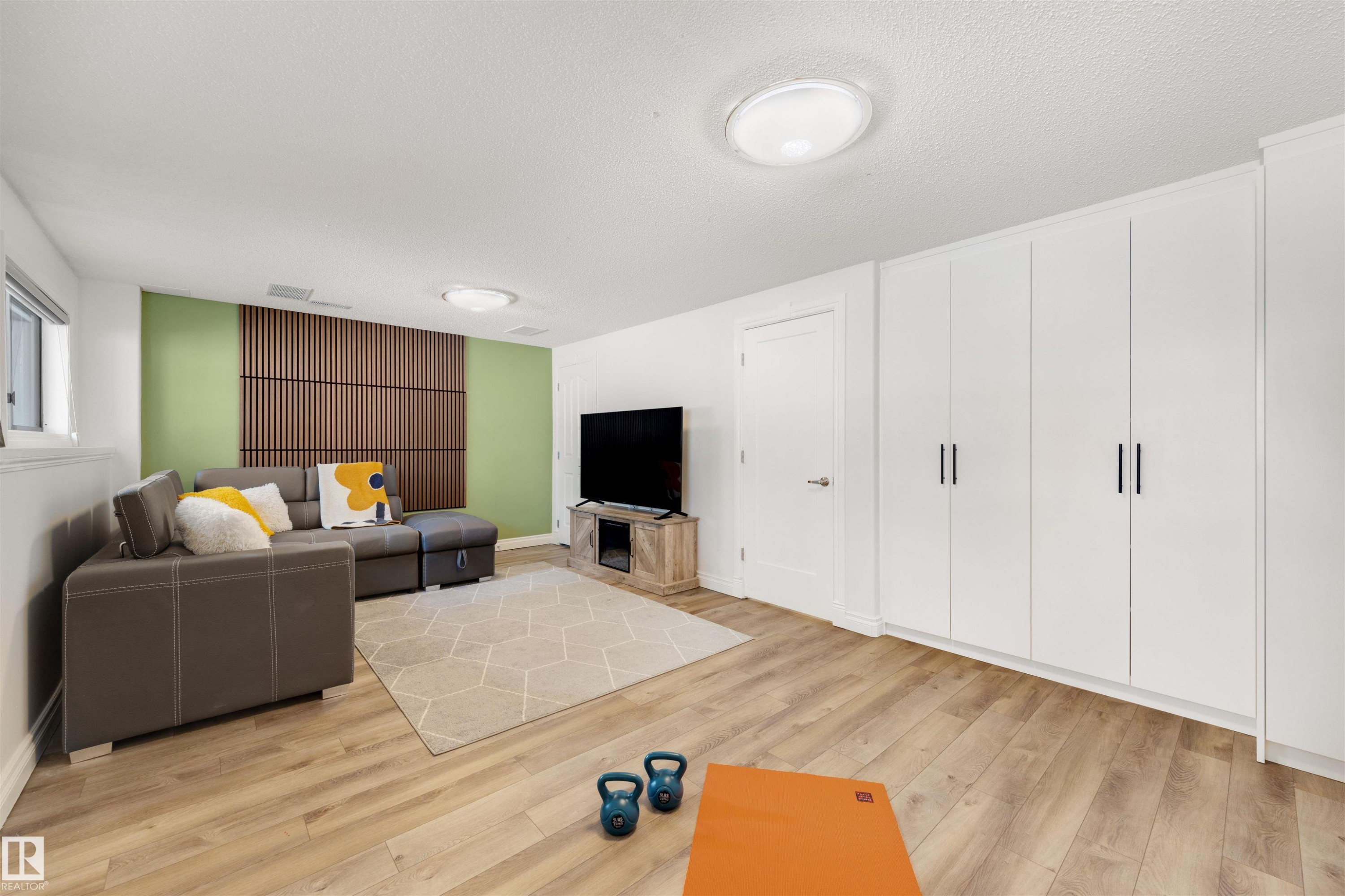 23 882 Ryan Place, Edmonton, AB - Indoor