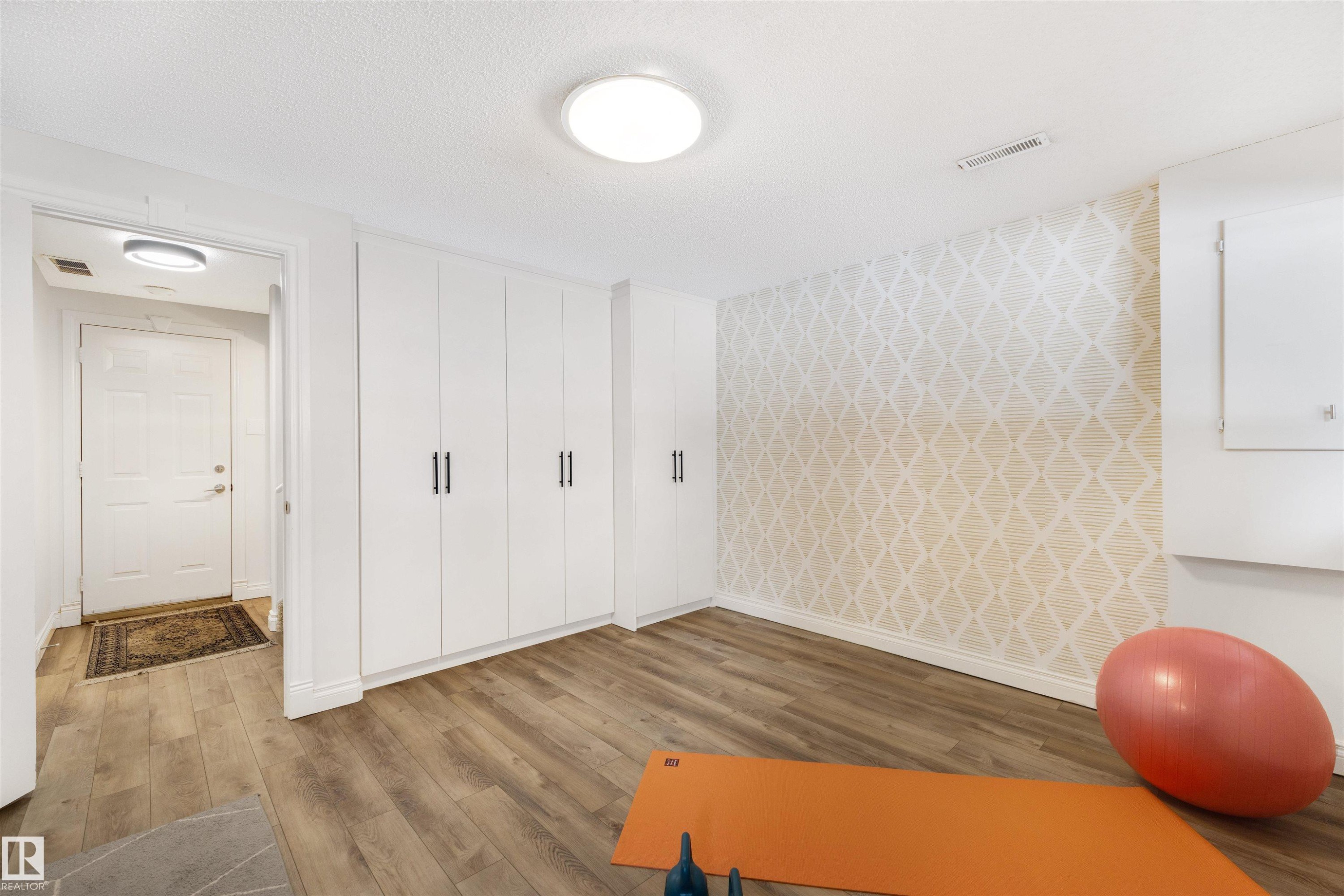 23 882 Ryan Place, Edmonton, AB - Indoor Photo Showing Other Room