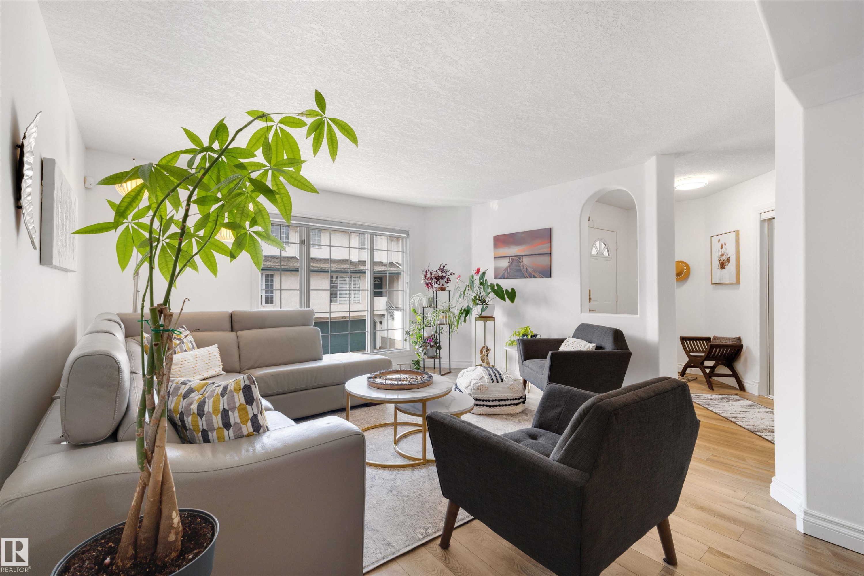 23 882 Ryan Place, Edmonton, AB - Indoor Photo Showing Living Room