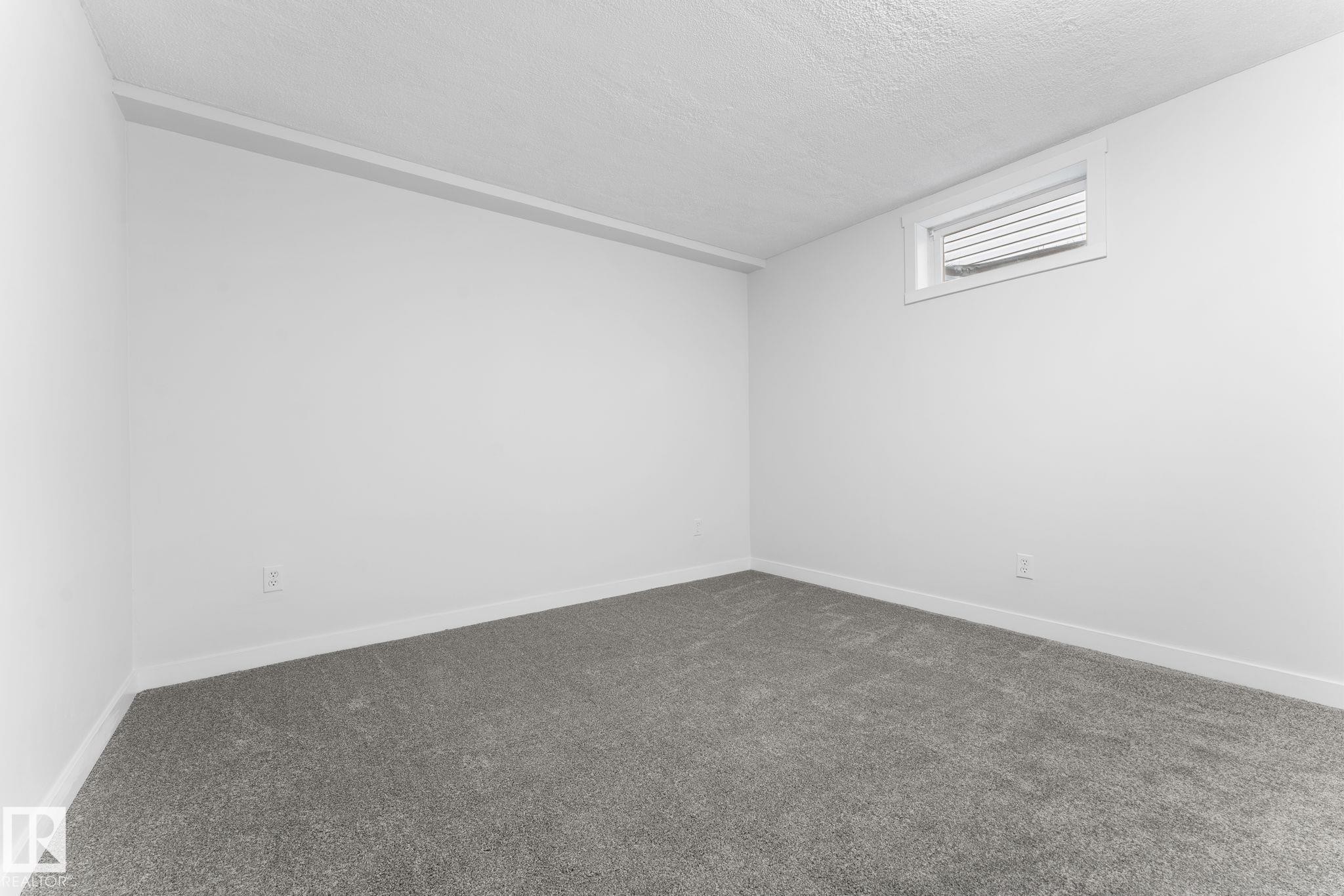 362 Blackburn Drive, Edmonton, AB - Indoor Photo Showing Other Room