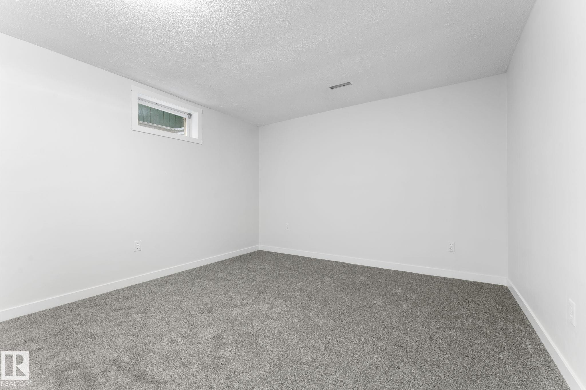 362 Blackburn Drive, Edmonton, AB - Indoor Photo Showing Other Room