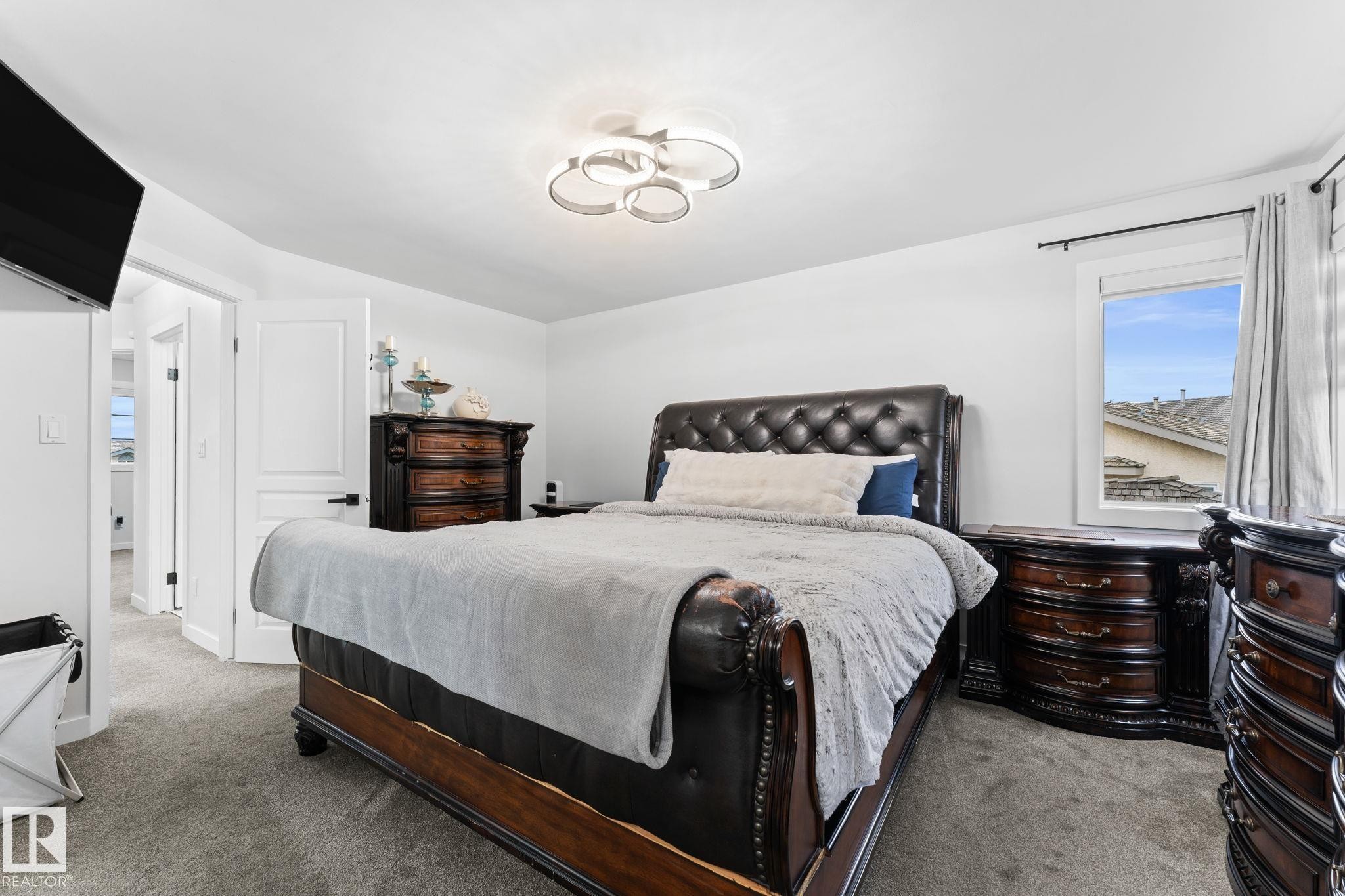 362 Blackburn Drive, Edmonton, AB - Indoor Photo Showing Bedroom