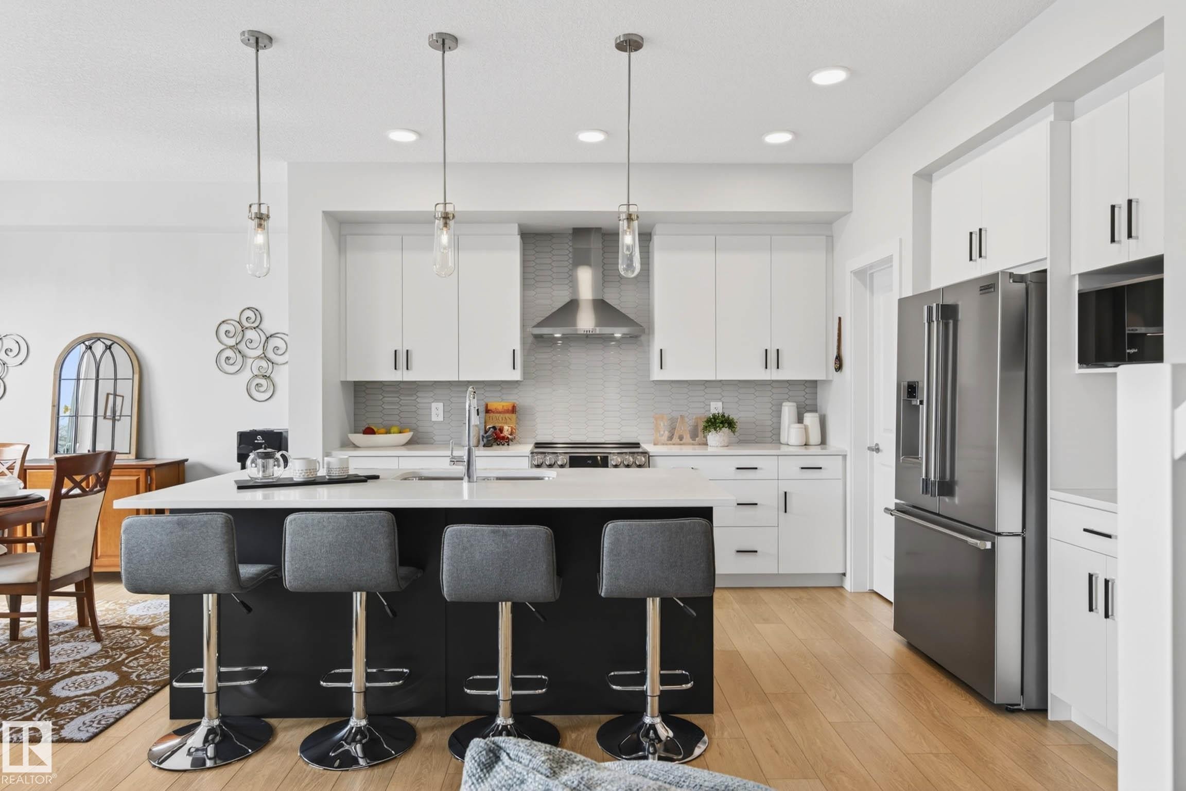 139 Stonehouse Way, Leduc, AB - Indoor Photo Showing Kitchen With Upgraded Kitchen
