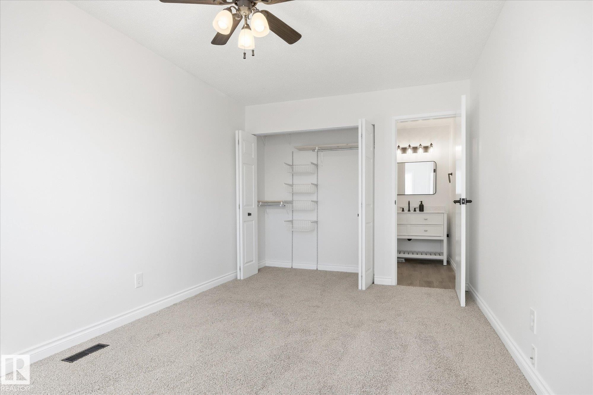 857 Erin Place, Edmonton, AB - Indoor Photo Showing Other Room