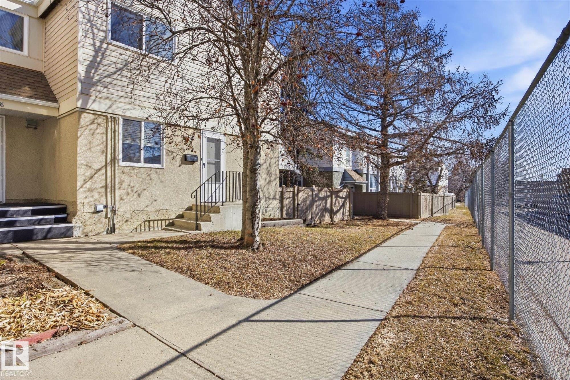 857 Erin Place, Edmonton, AB - Outdoor