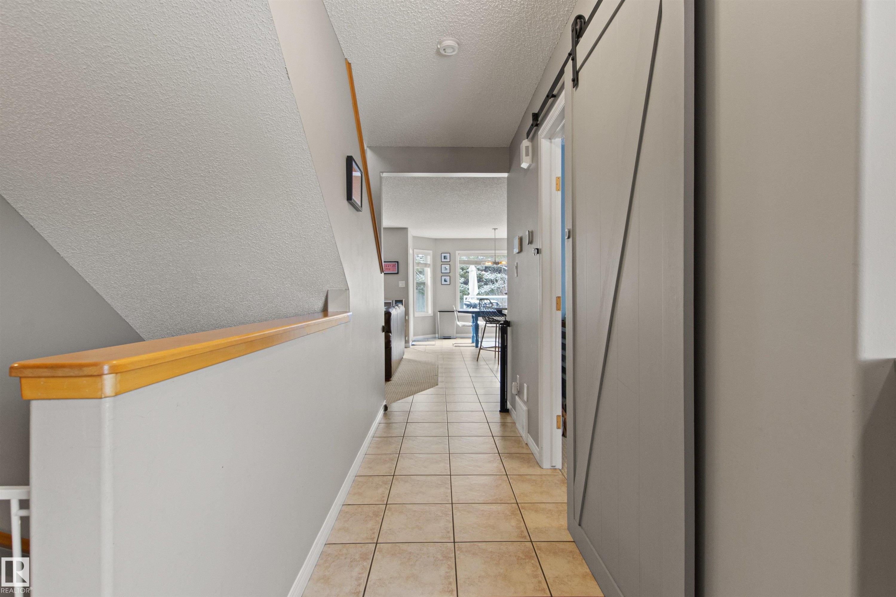 607 77 Street, Edmonton, AB - Indoor Photo Showing Office