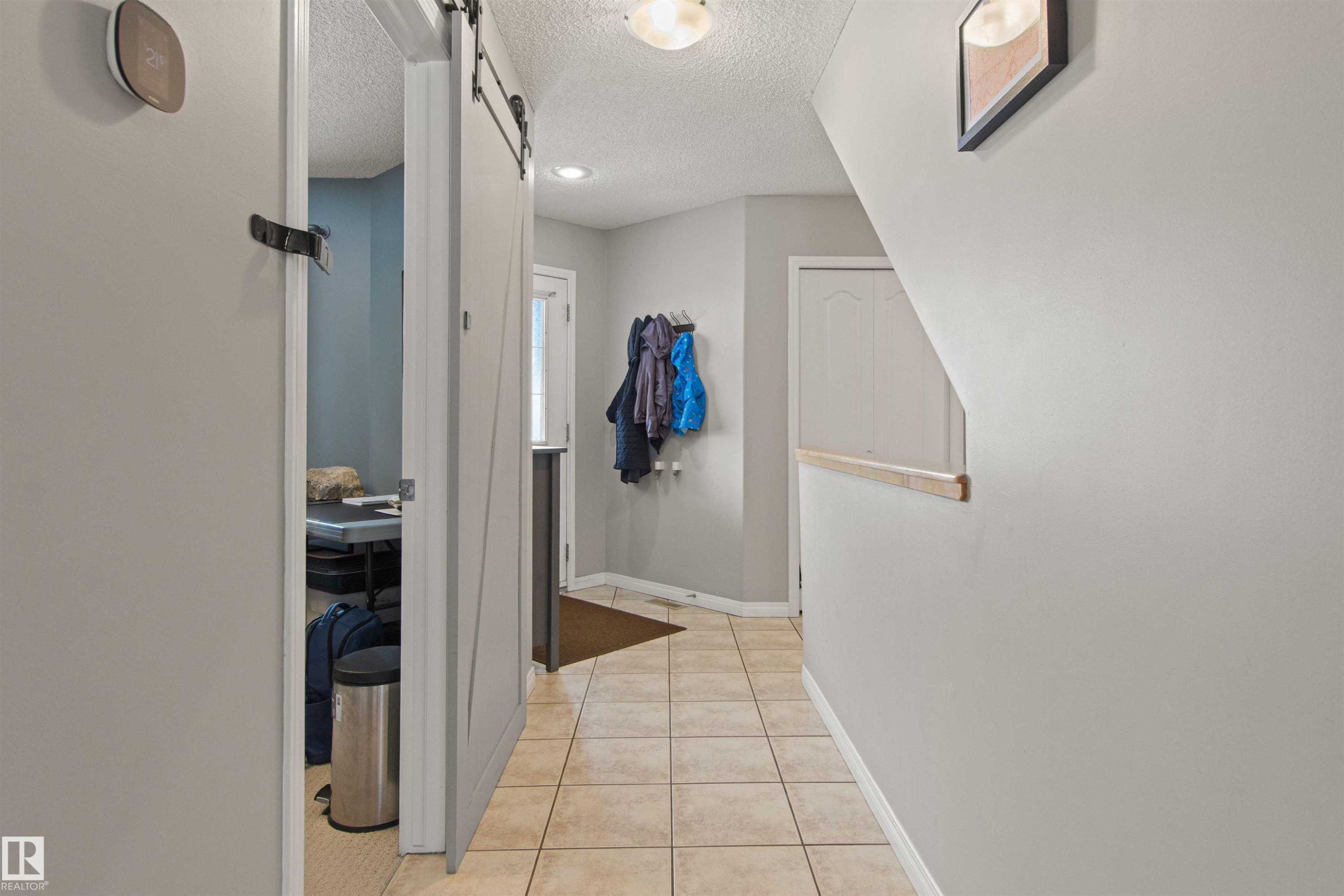 607 77 Street, Edmonton, AB - Indoor