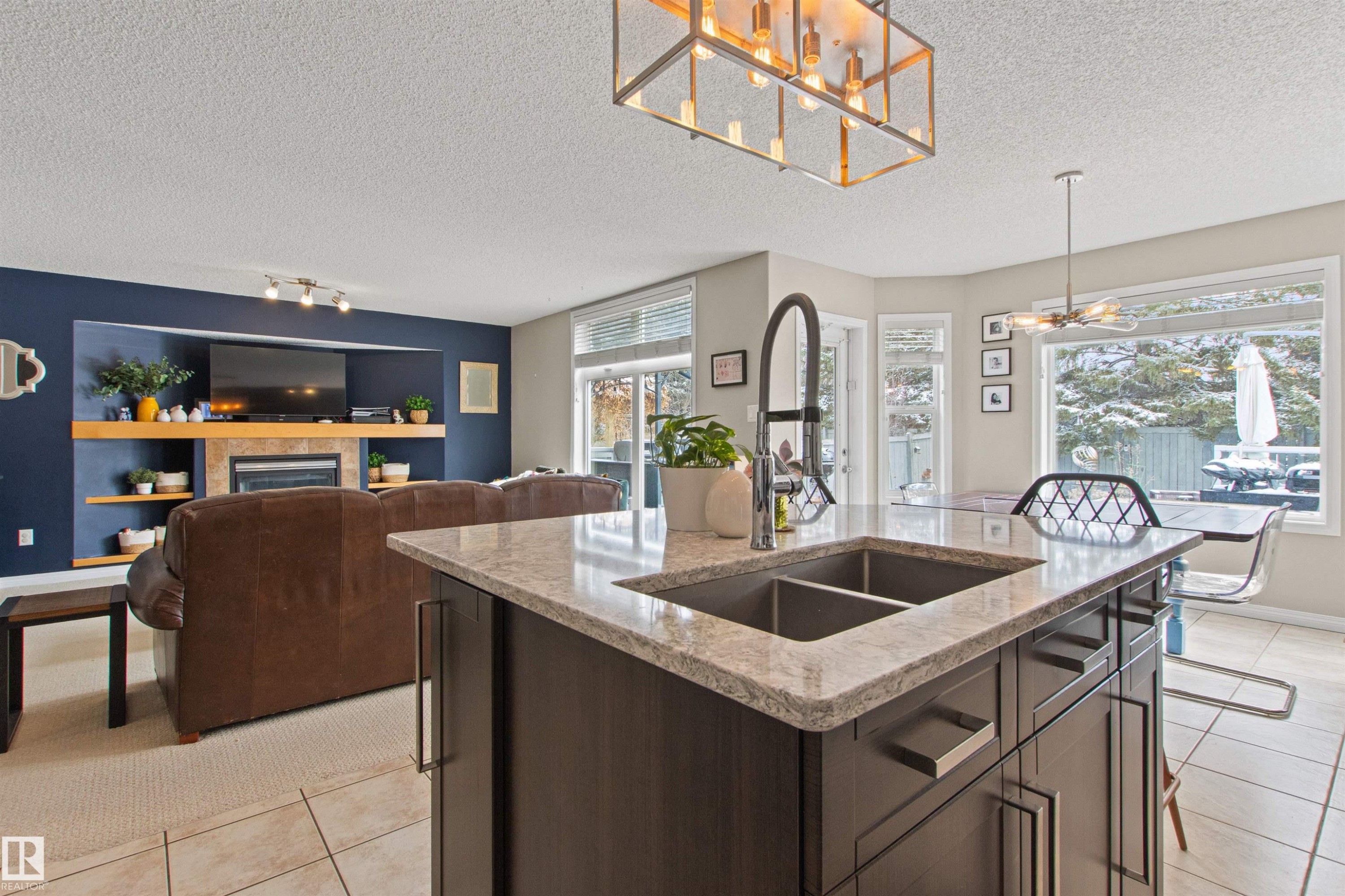 607 77 Street, Edmonton, AB - Indoor Photo Showing Kitchen With Double Sink With Upgraded Kitchen