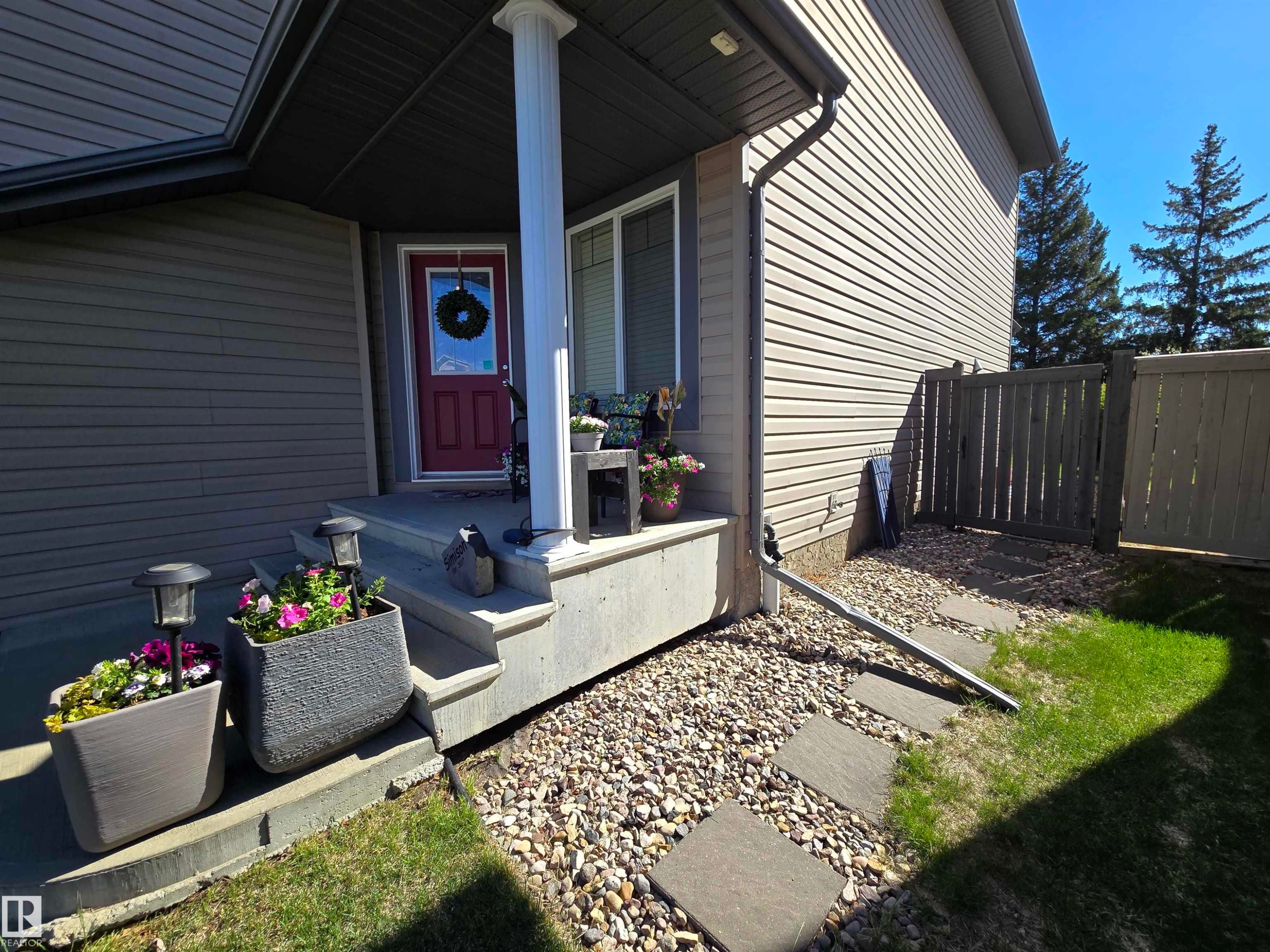 607 77 Street, Edmonton, AB - Indoor