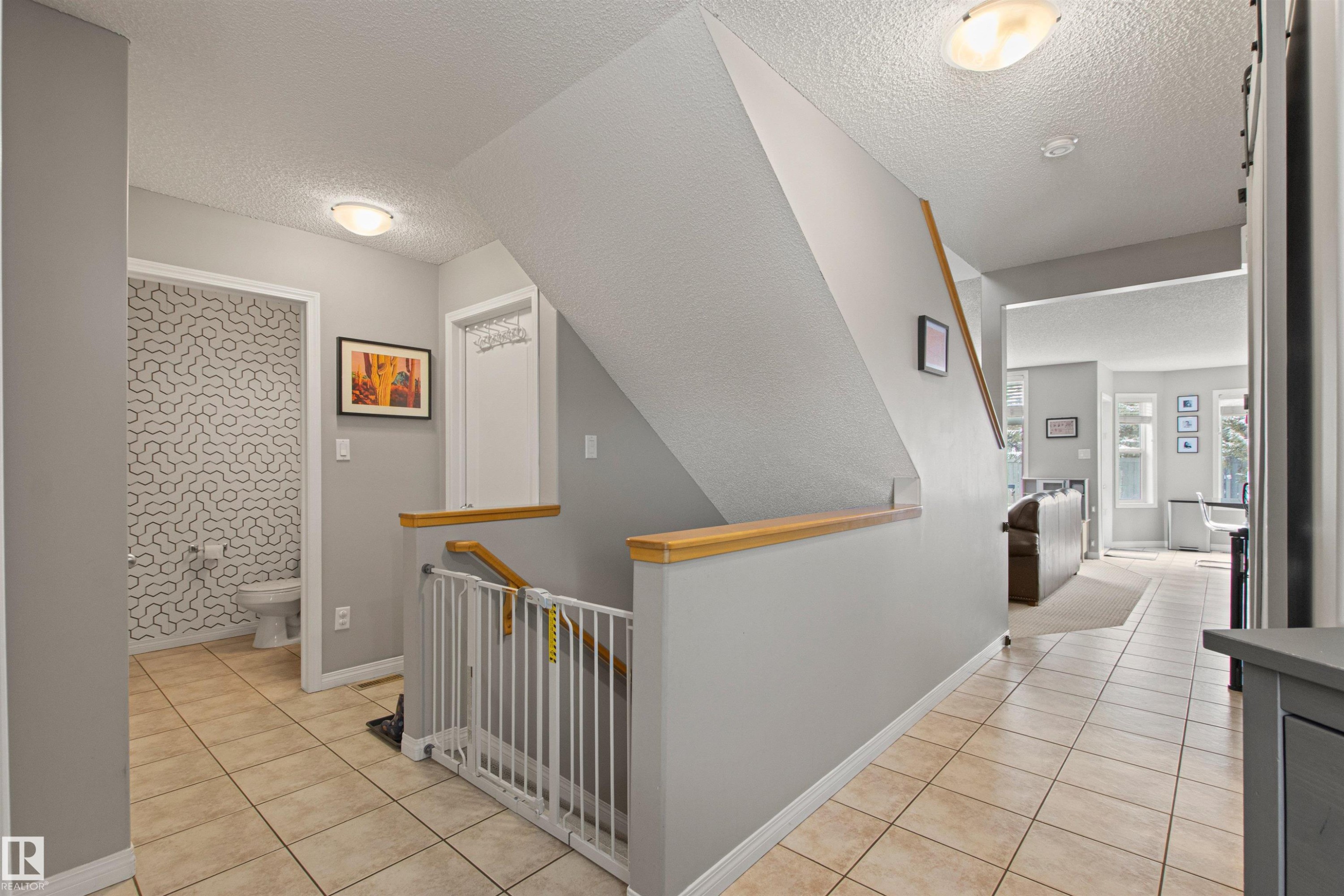 607 77 Street, Edmonton, AB - Indoor